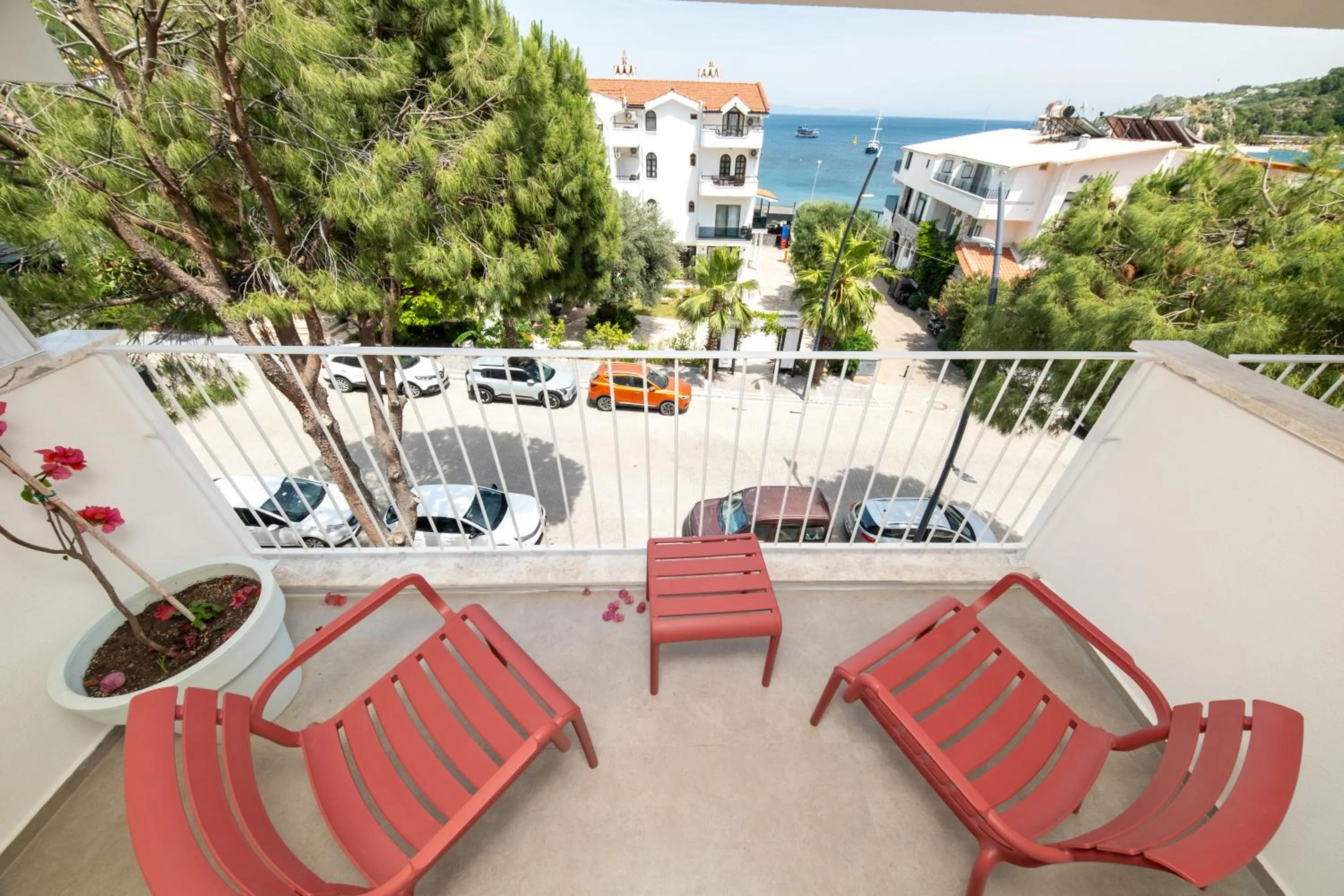 Diplomat Suites