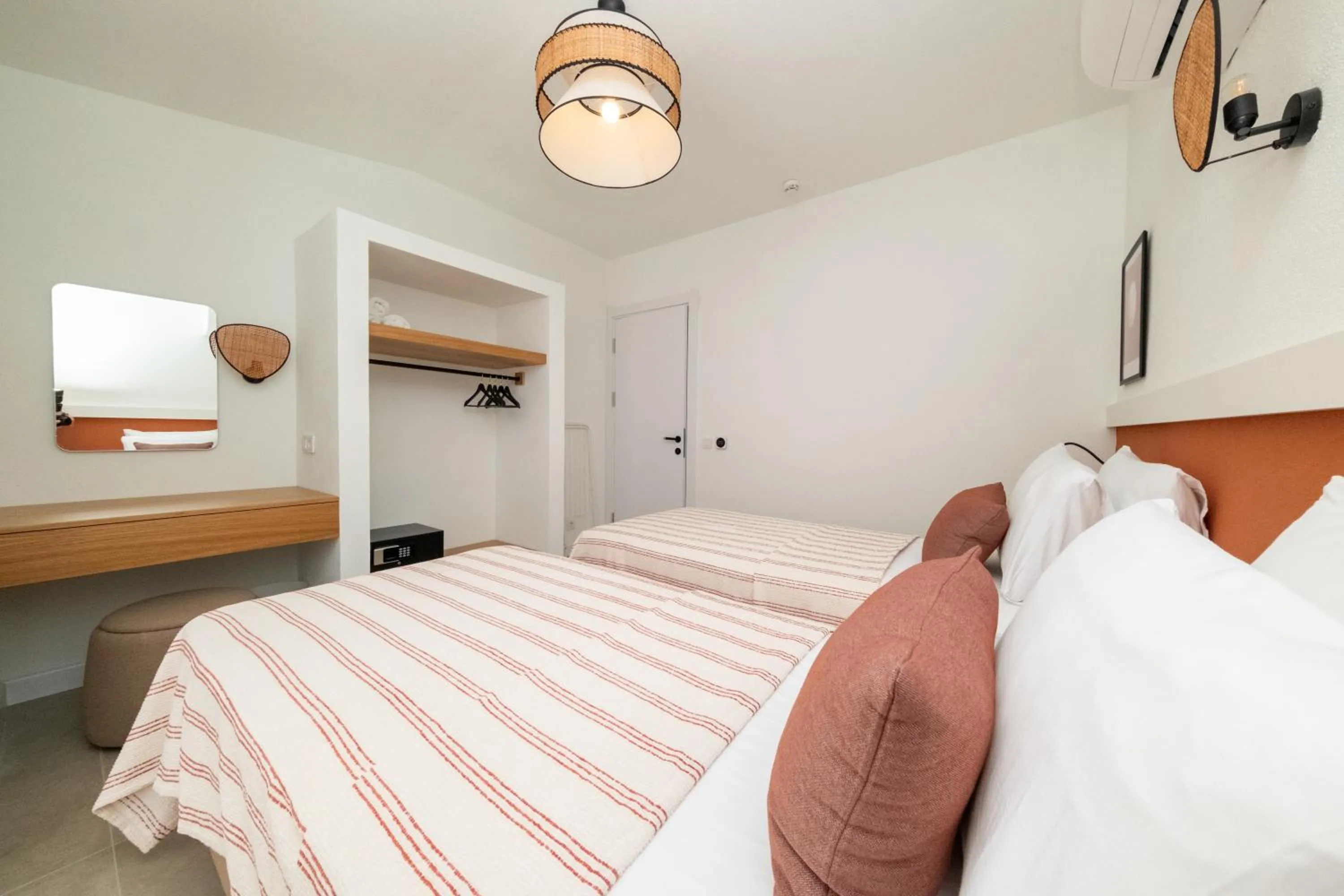 Diplomat Suites