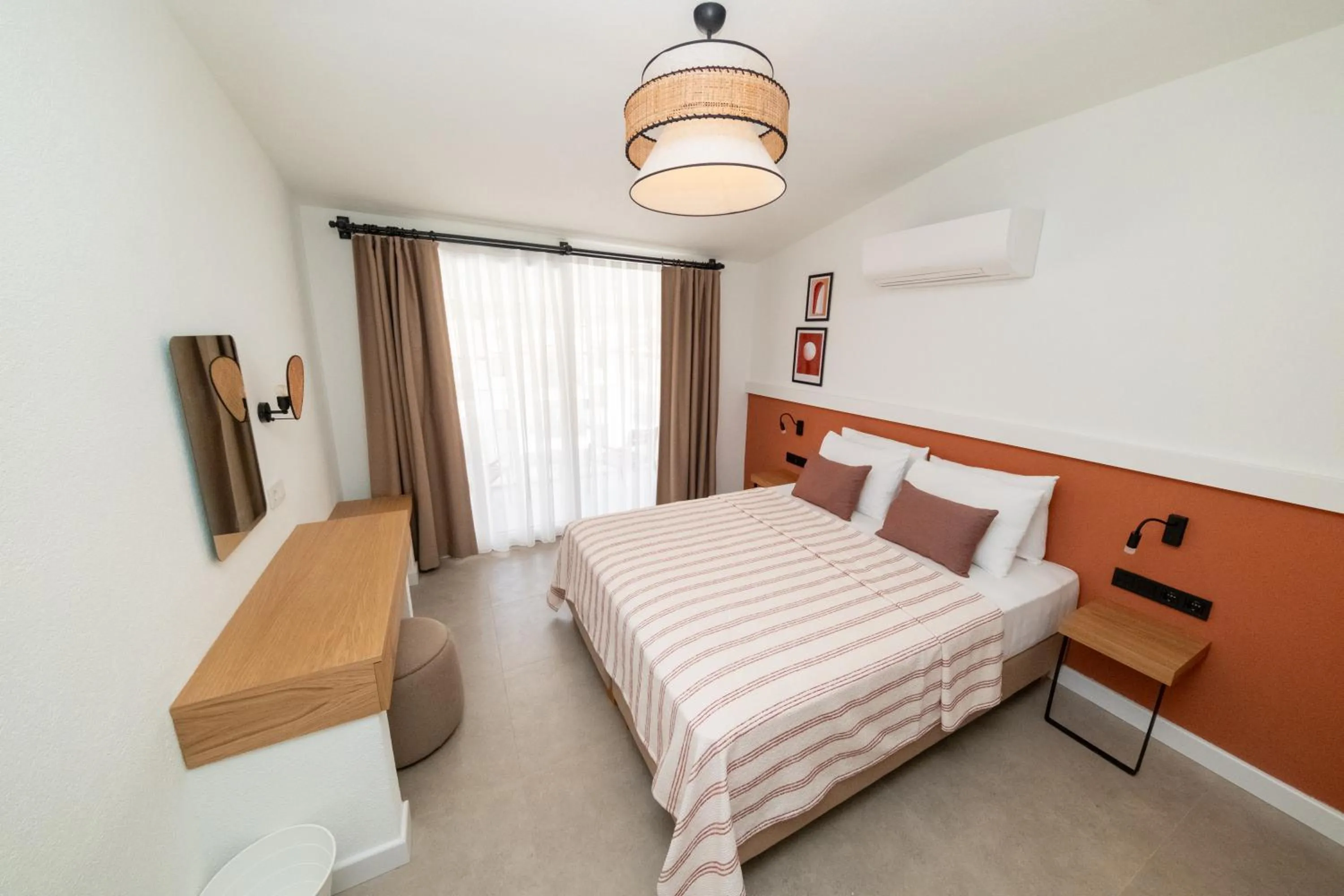 Diplomat Suites