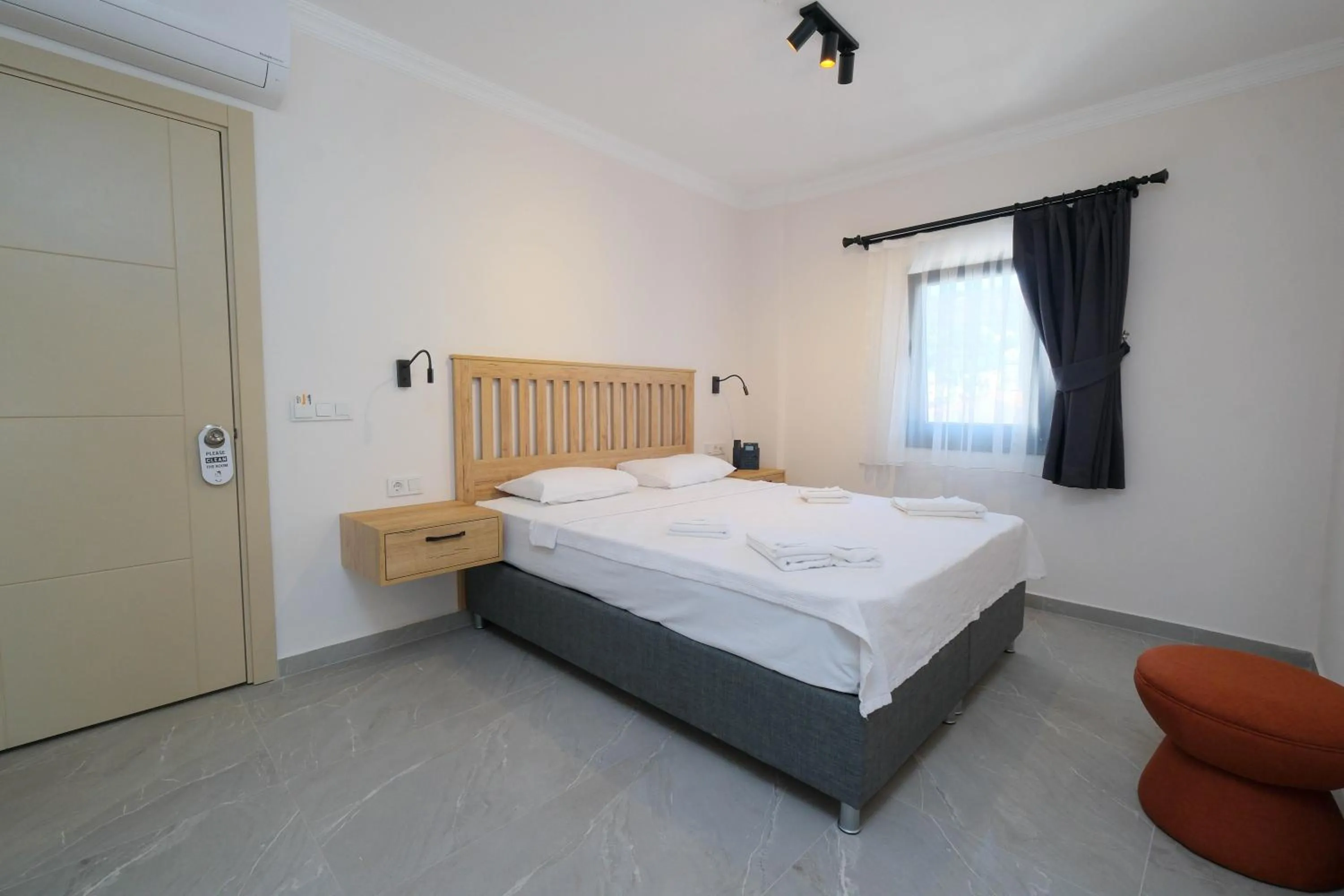 Bed in Diplomat Suites