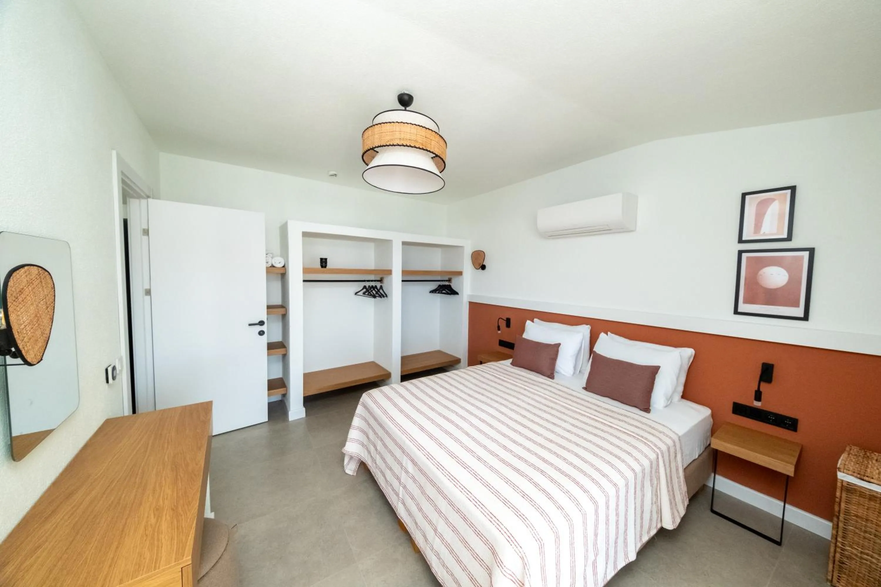 Diplomat Suites