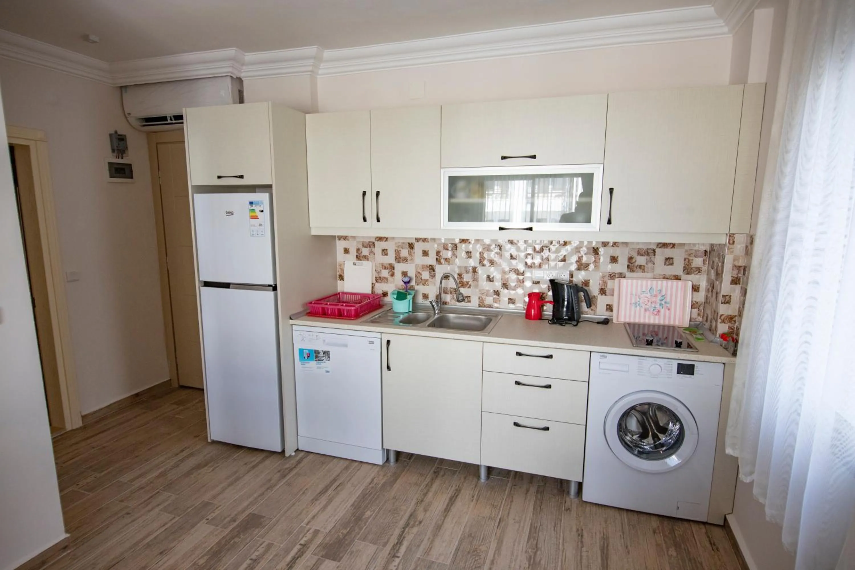 Kitchen or kitchenette in Diplomat Suites