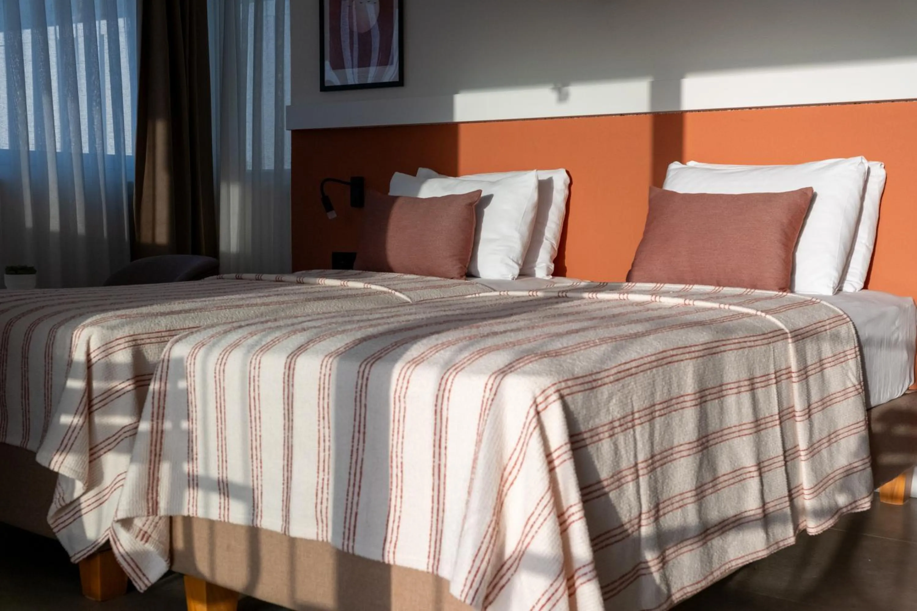 Diplomat Suites