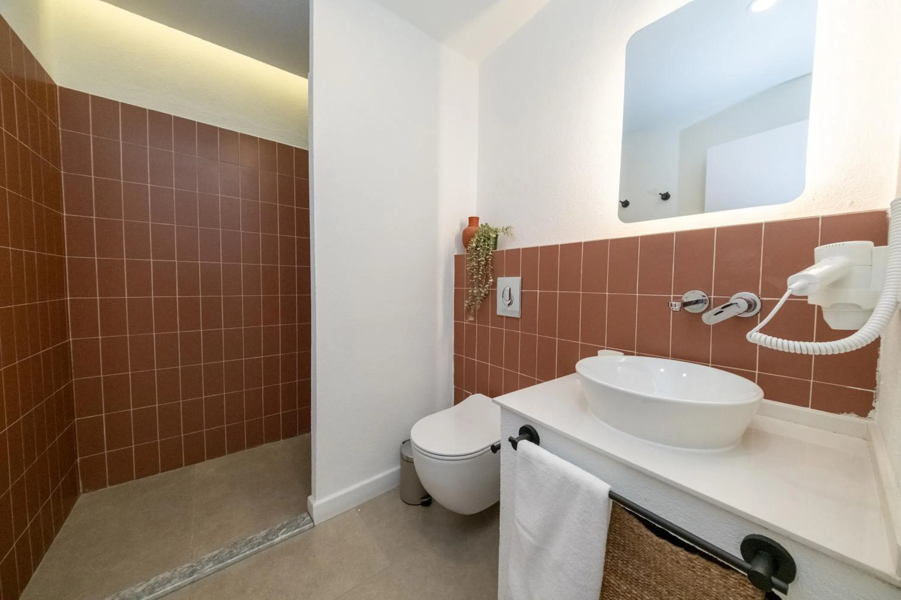 Diplomat Suites