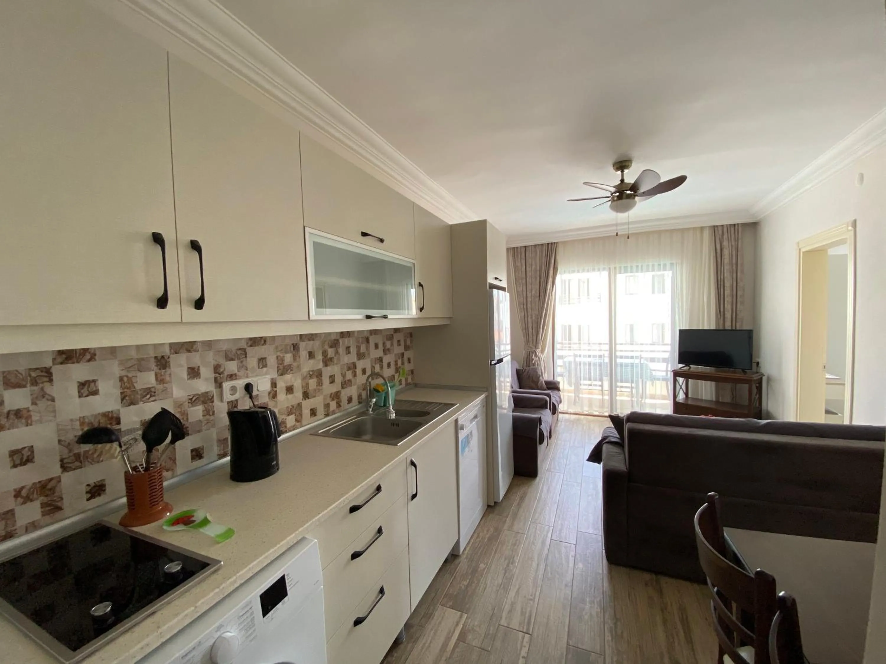 Diplomat Suites