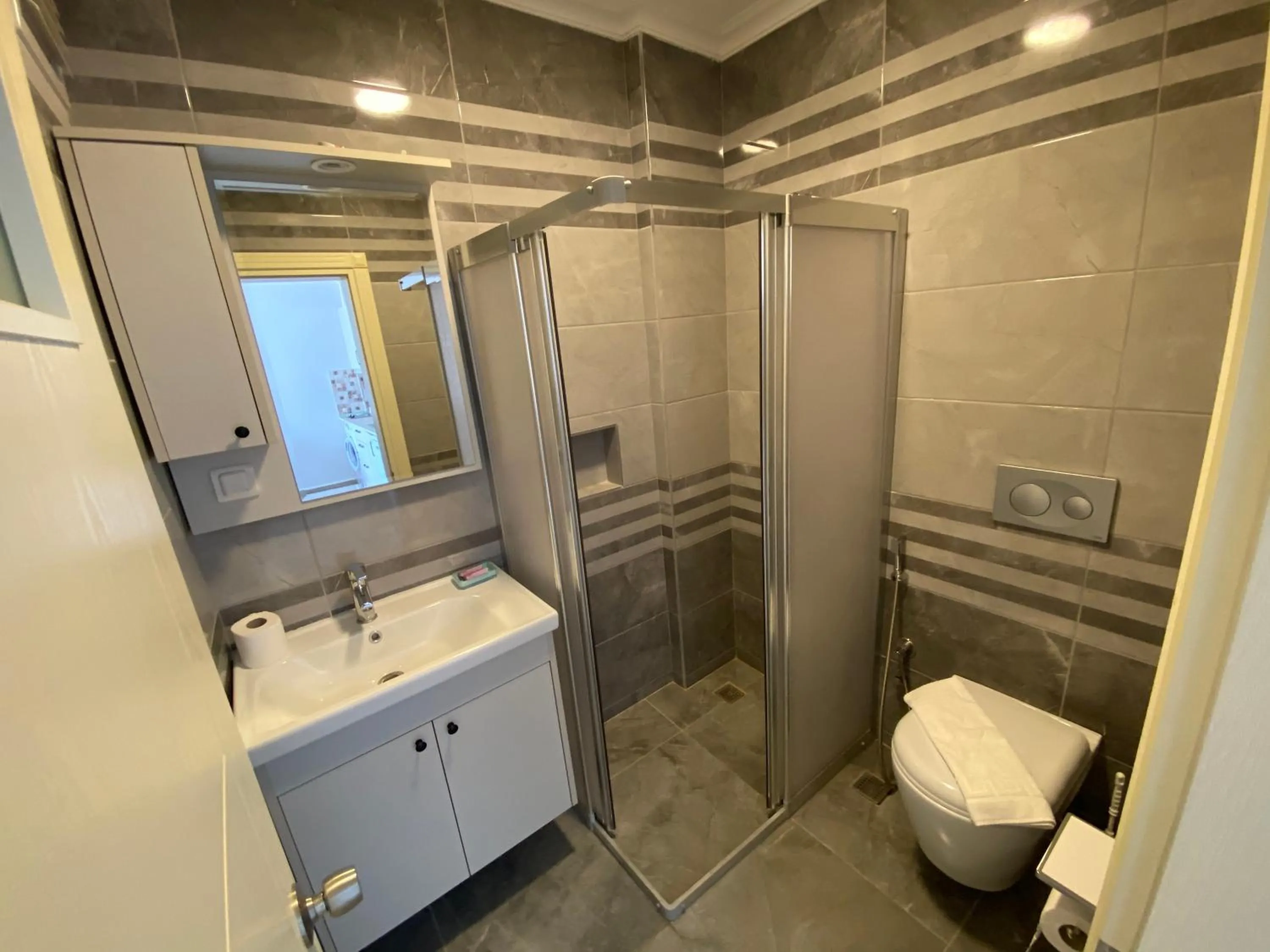 Toilet in Diplomat Suites