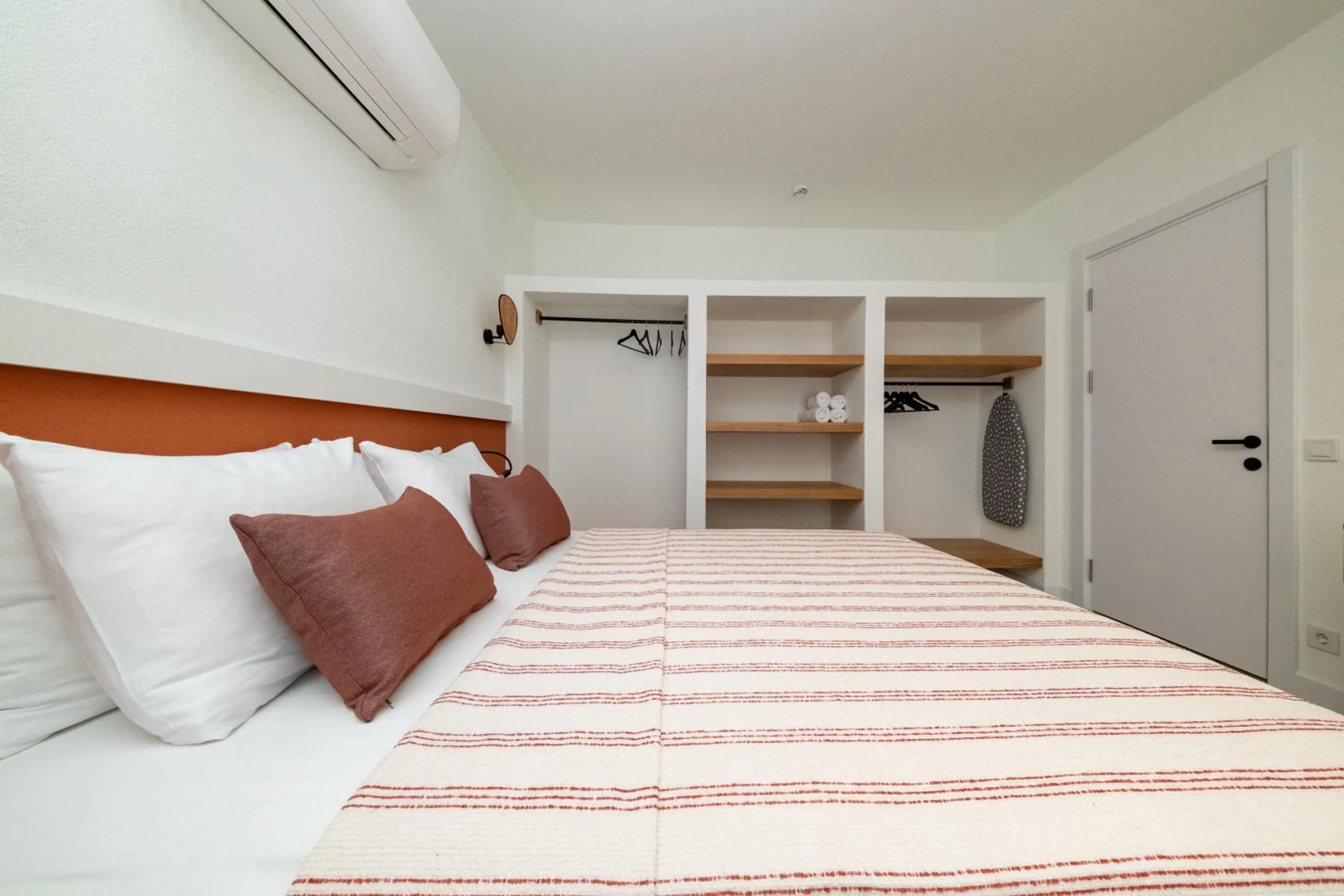 Diplomat Suites