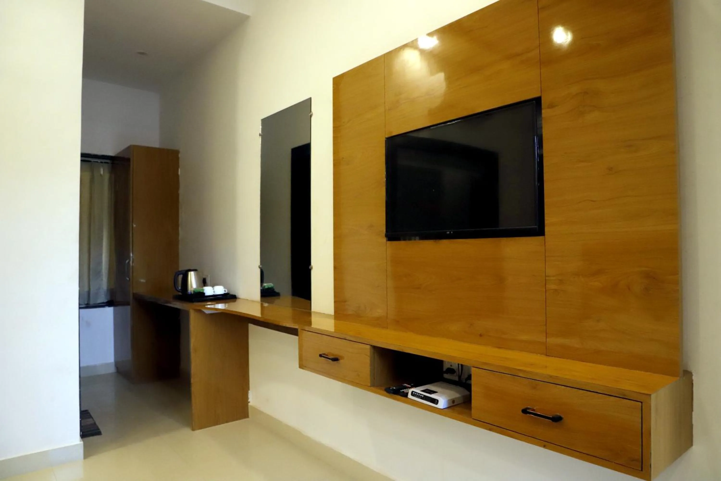 Communal lounge/ TV room in Kesariya Bagh Resort Pushkar