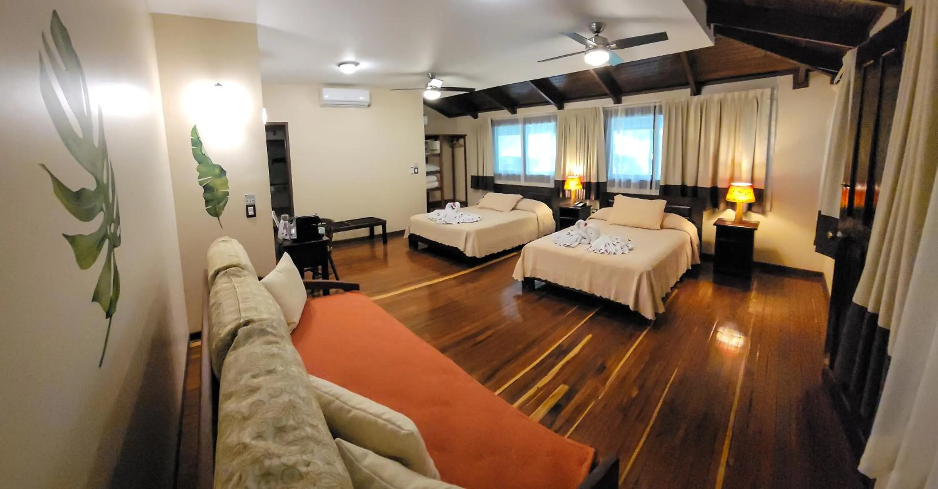 Decorative detail, Bed in Selva Verde Lodge