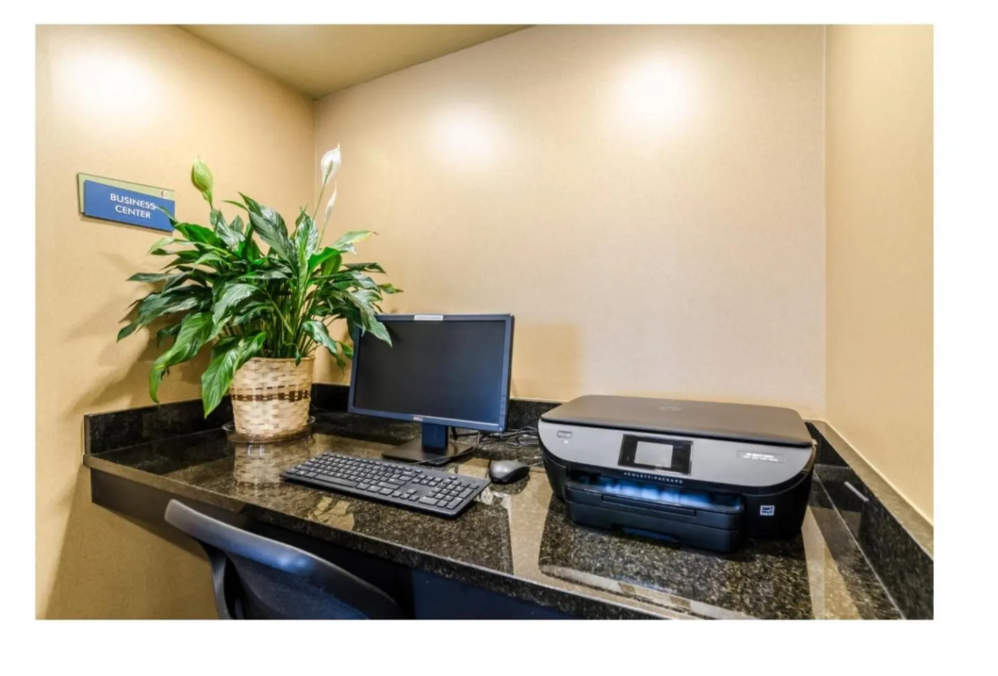 Business facilities in Cobblestone Inn & Suites Cambridge