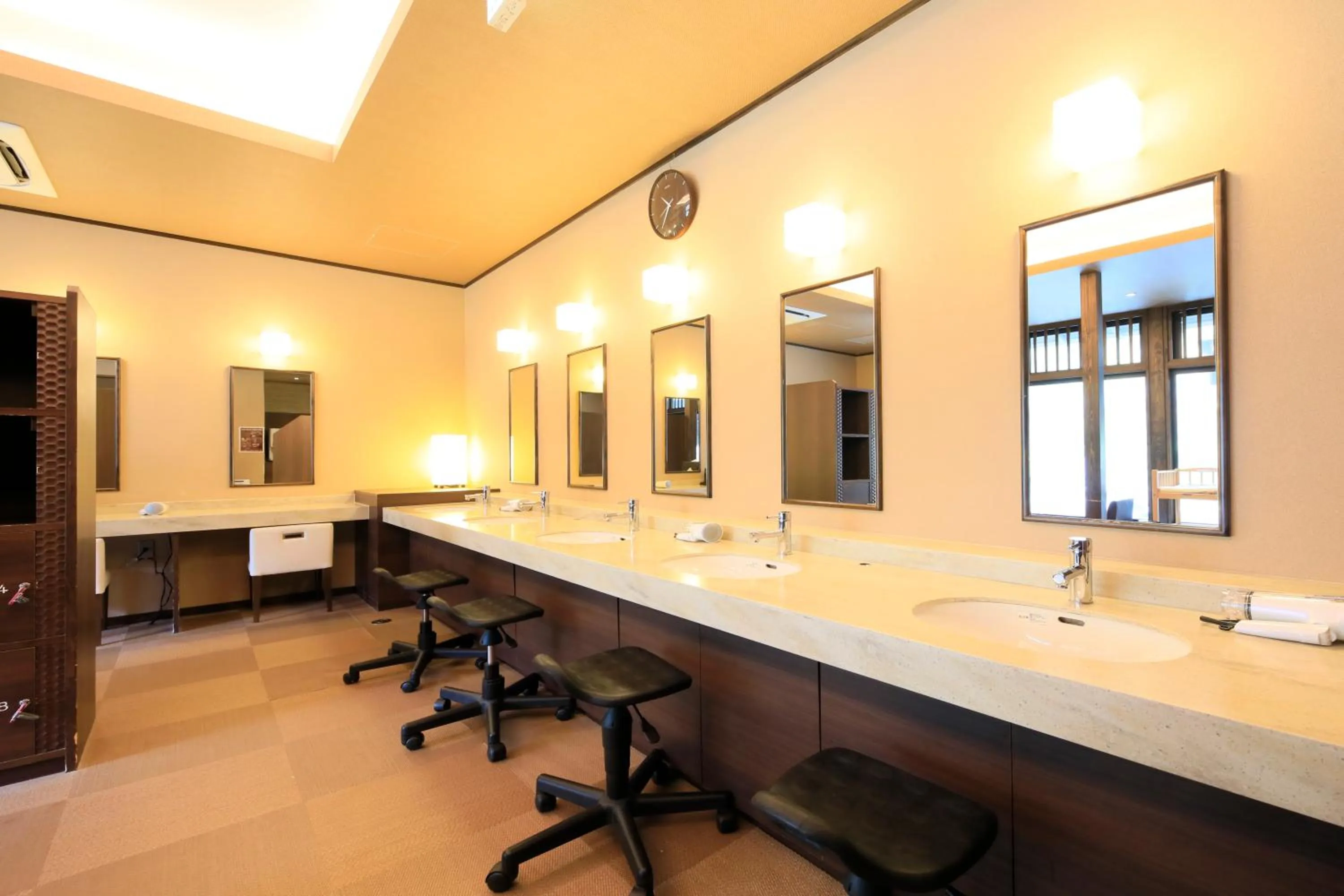 Hot Spring Bath in Matsunoi