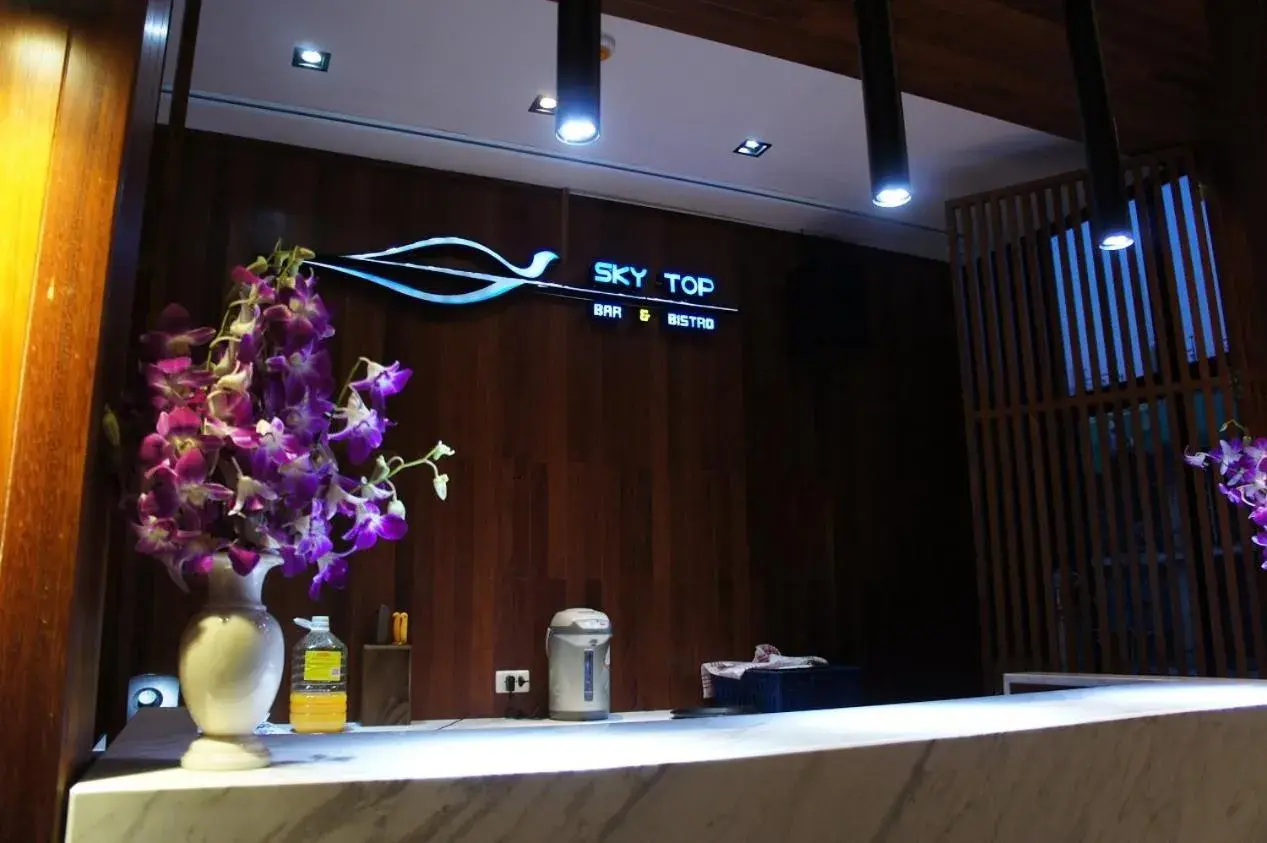 Lounge or bar in Serenotel Pattaya Lounge or bar in Serenotel Pattaya