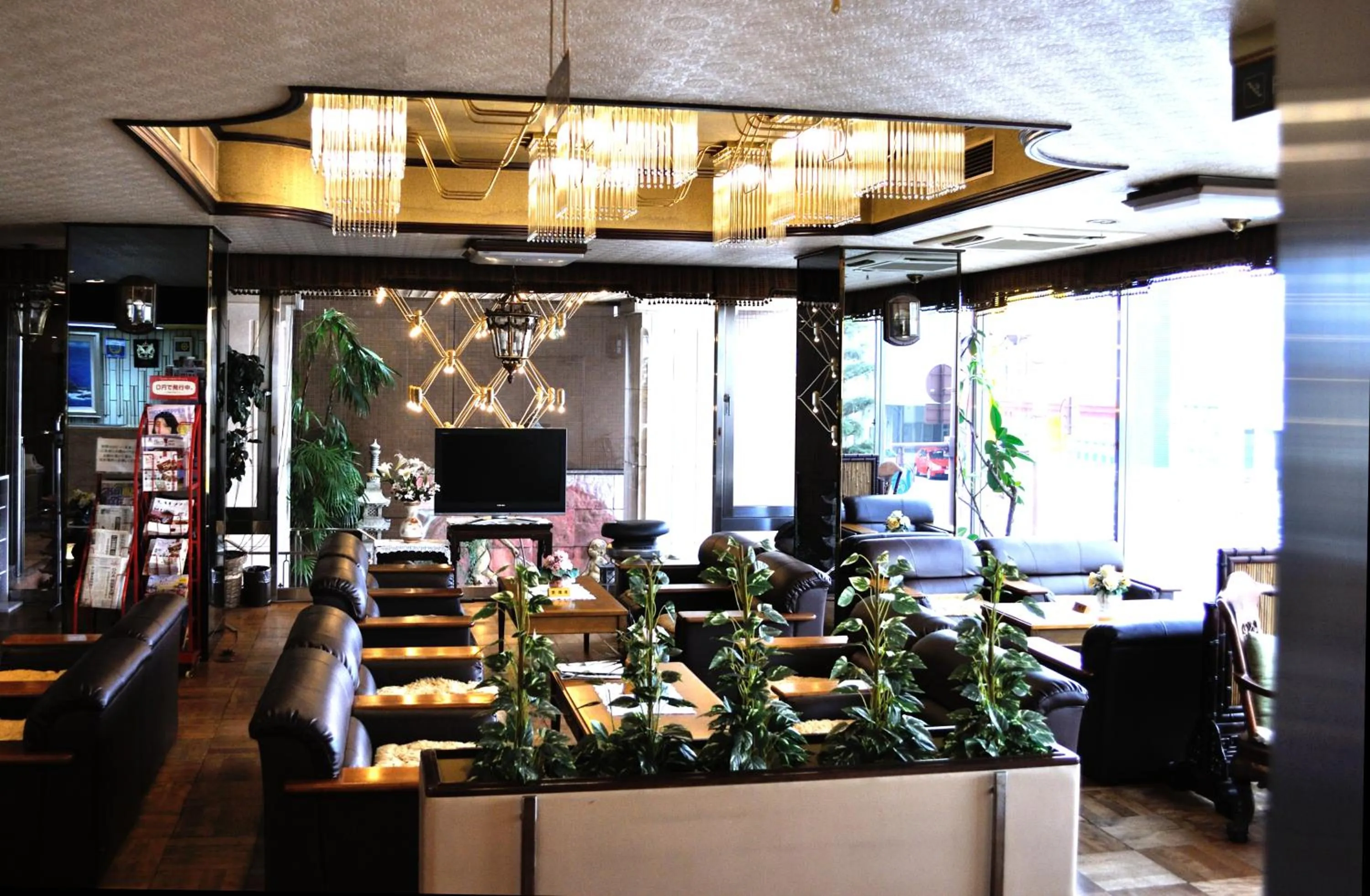 Restaurant/places to eat in Hotel Los Inn Kochi