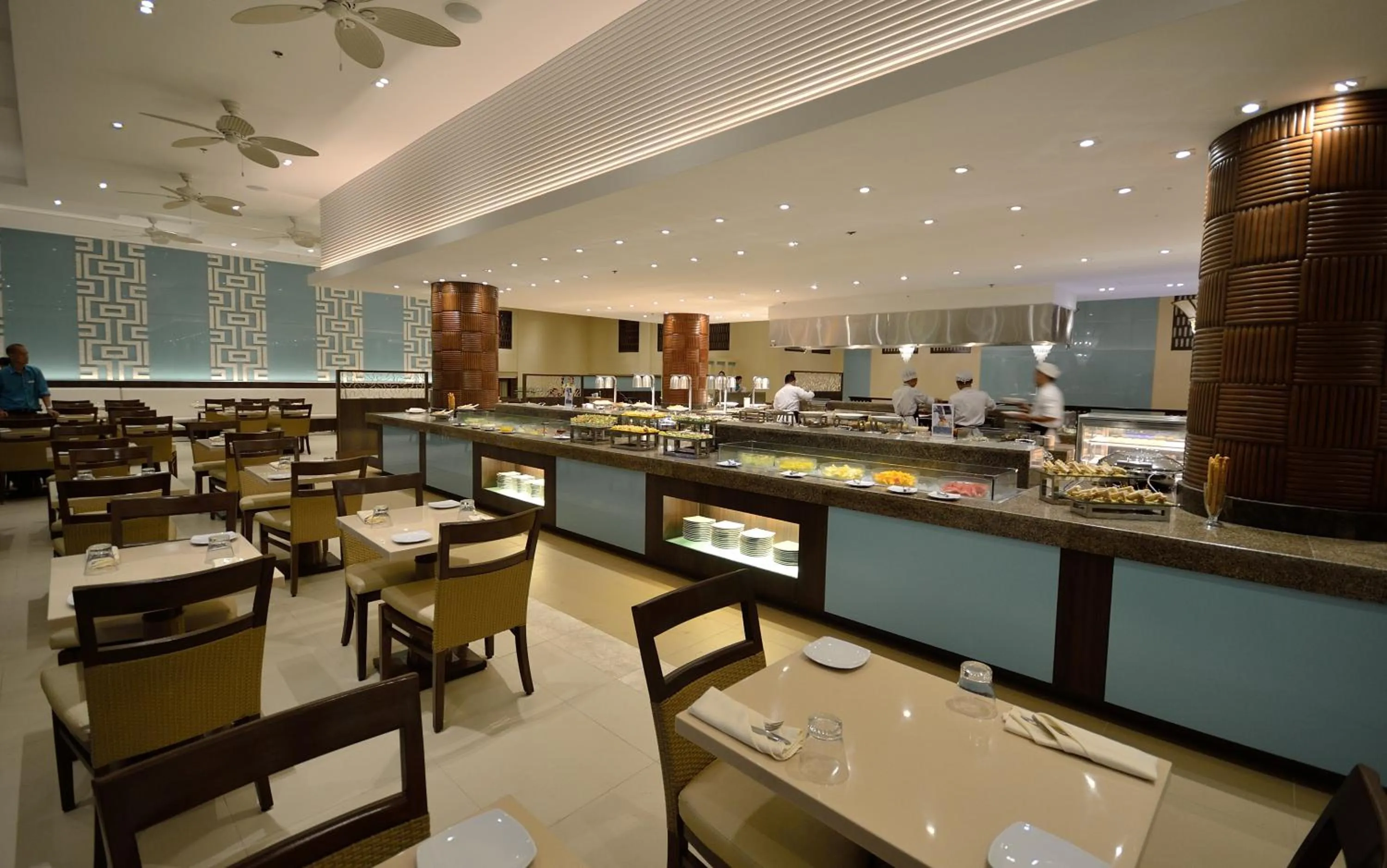 Restaurant/places to eat in Henann Resort Alona Beach