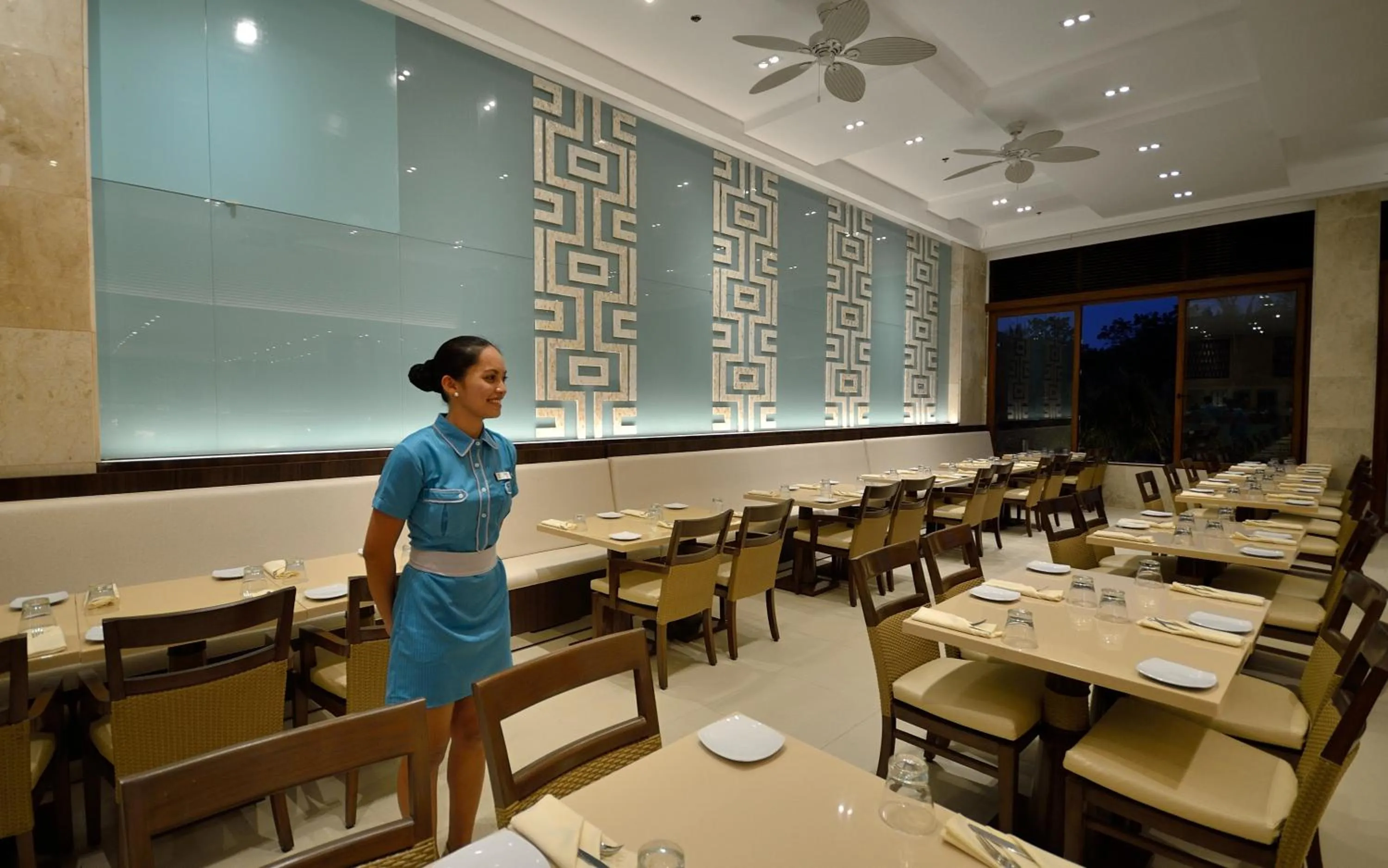 Restaurant/places to eat in Henann Resort Alona Beach