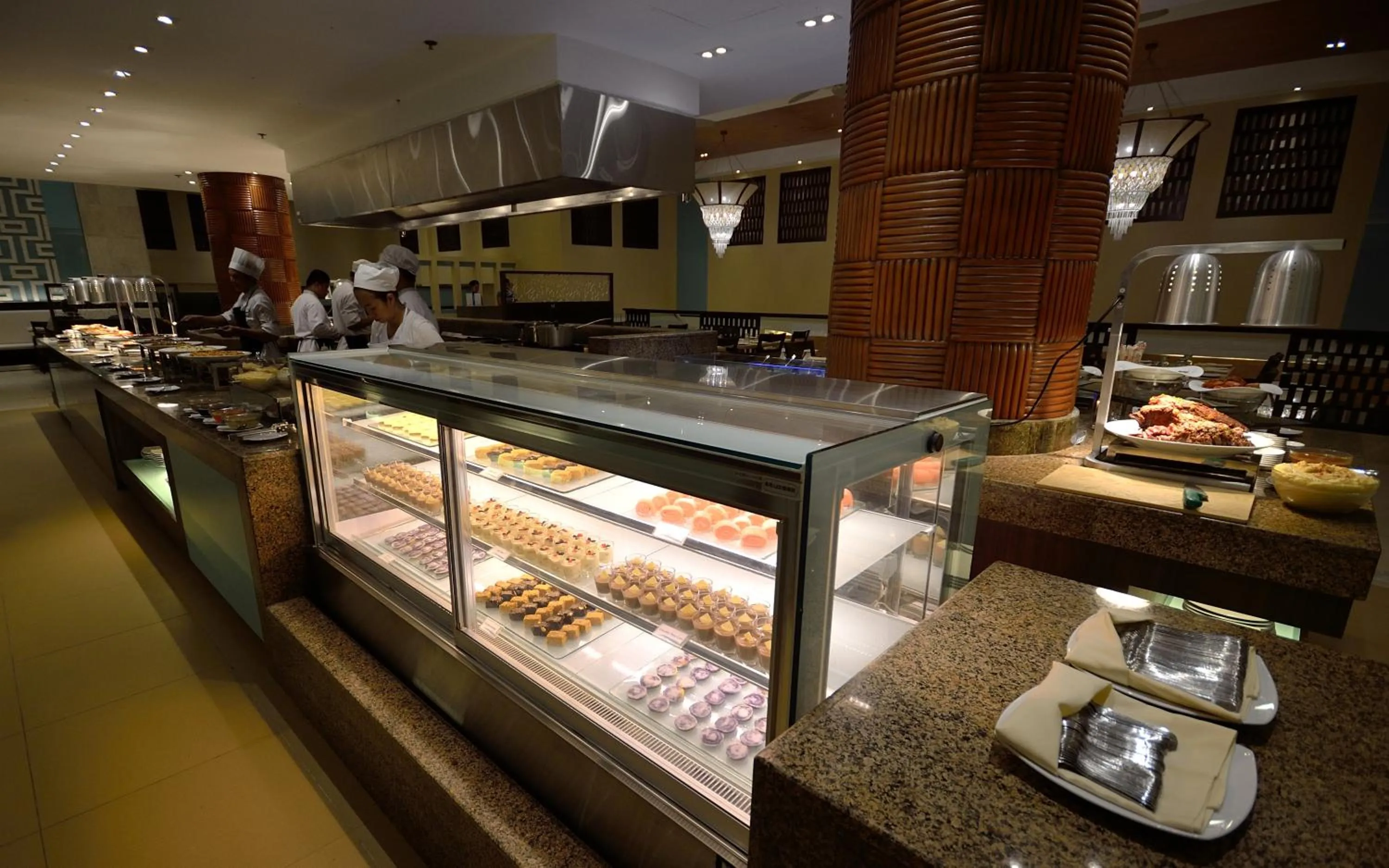 Restaurant/places to eat in Henann Resort Alona Beach