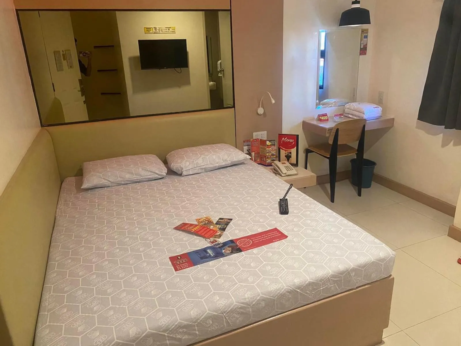 Bedroom, Bed in Hotel Sogo Bacoor