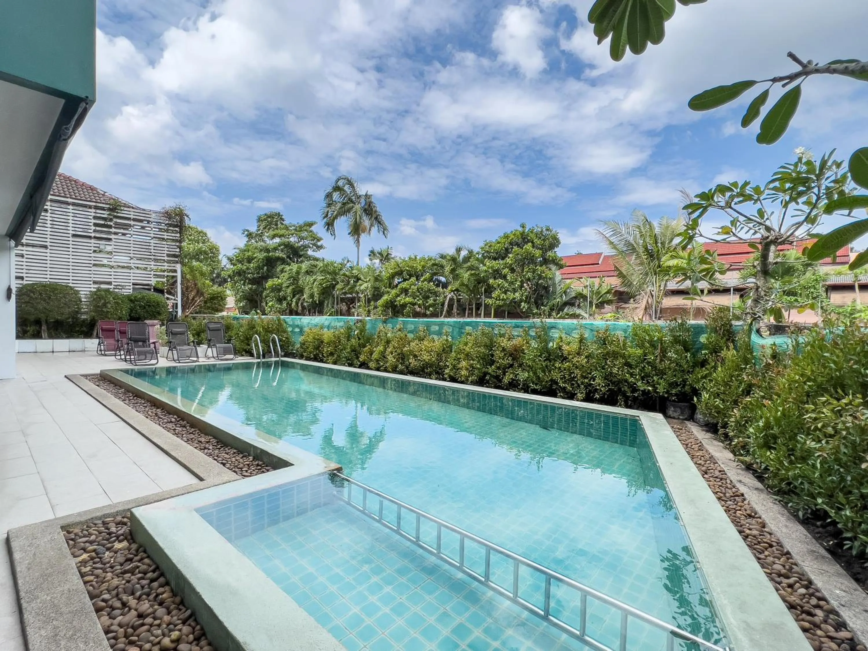Swimming pool in Melissa Kata Beach Resort
