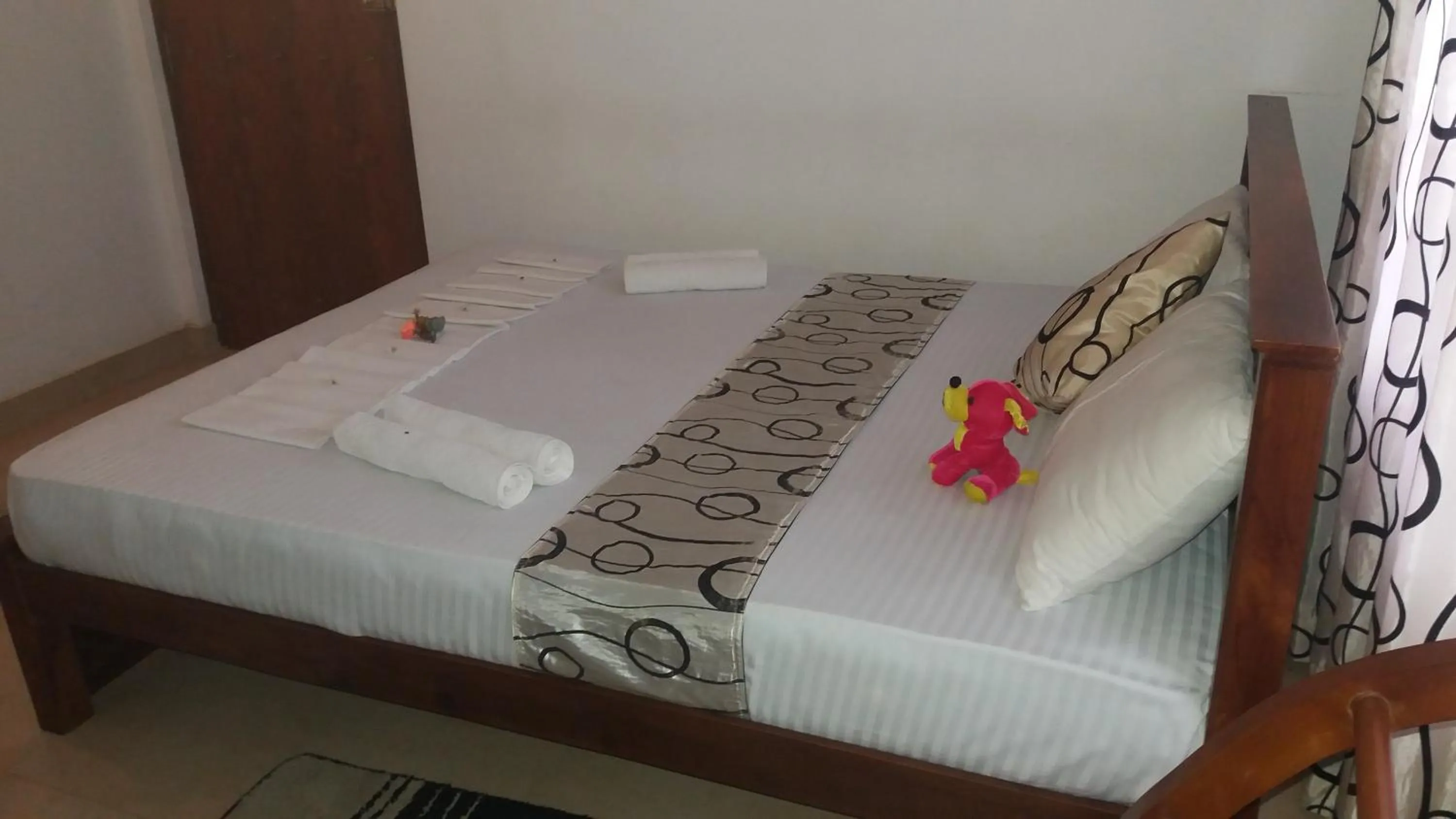 Bed in Sihilro Regency