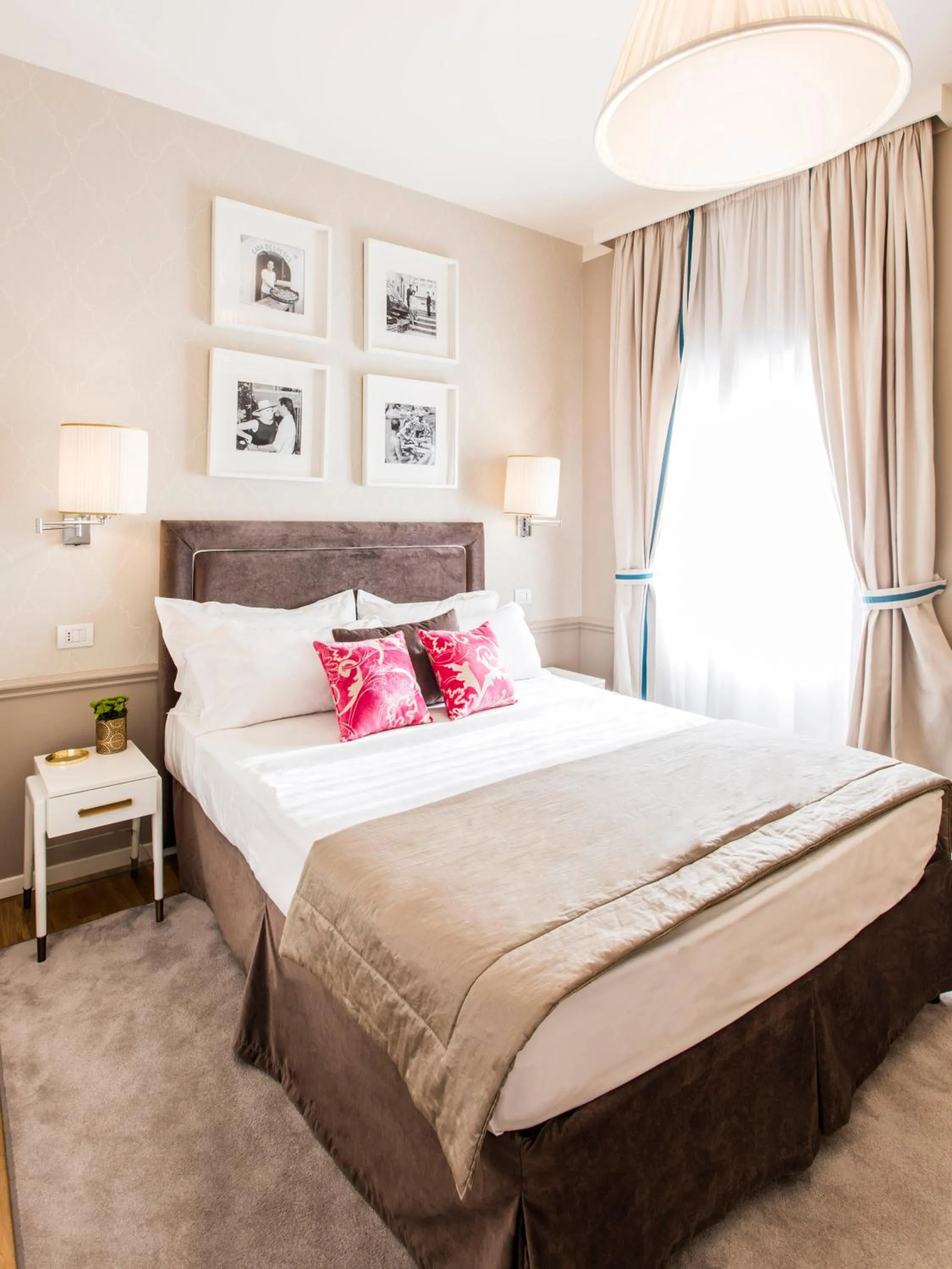 Decorative detail, Bed in La Malandrina - Apartments & Suites