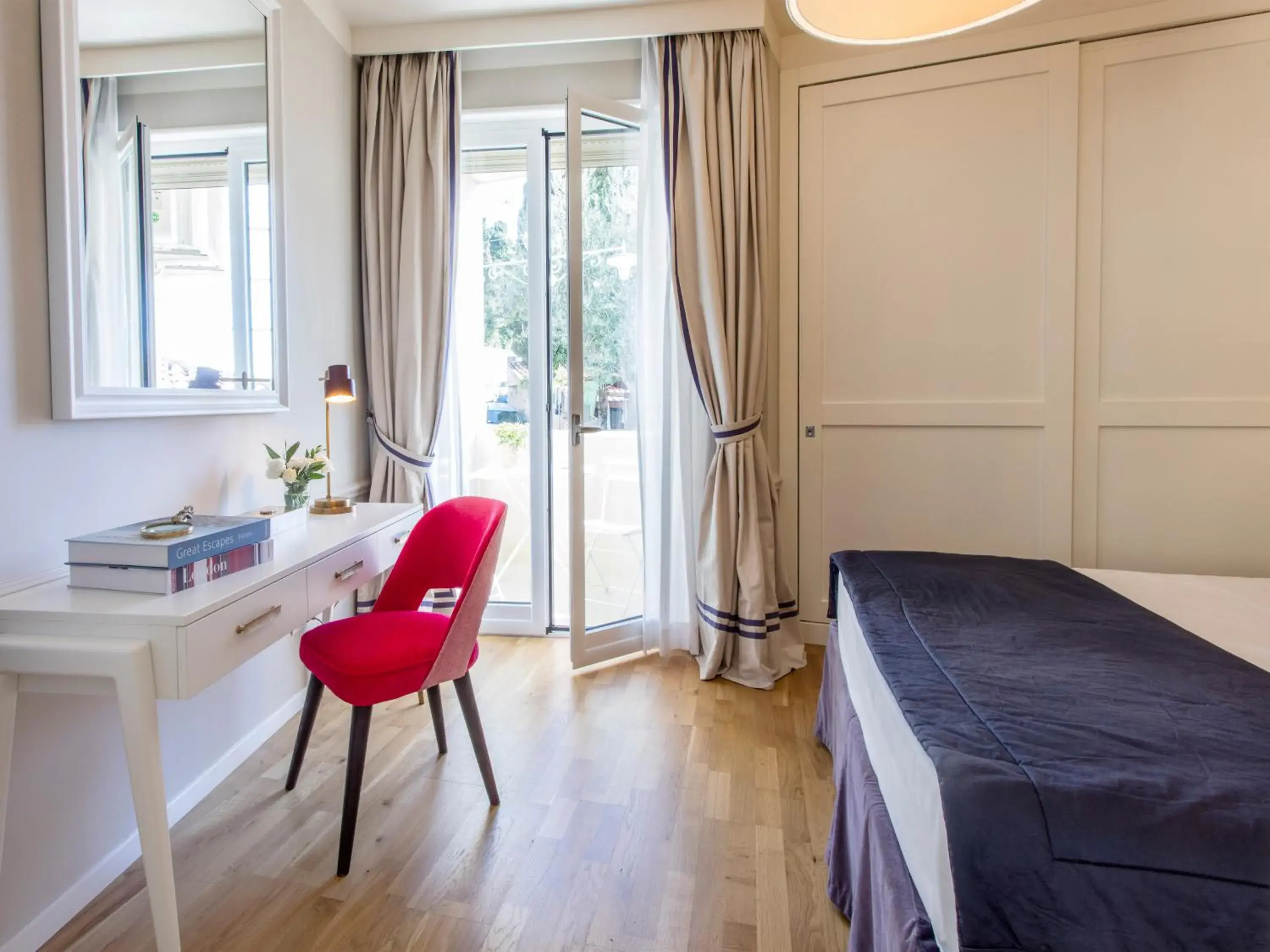 Balcony/Terrace, Bed in La Malandrina - Apartments & Suites Balcony/Terrace, Bed in La Malandrina - Apartments & Suites