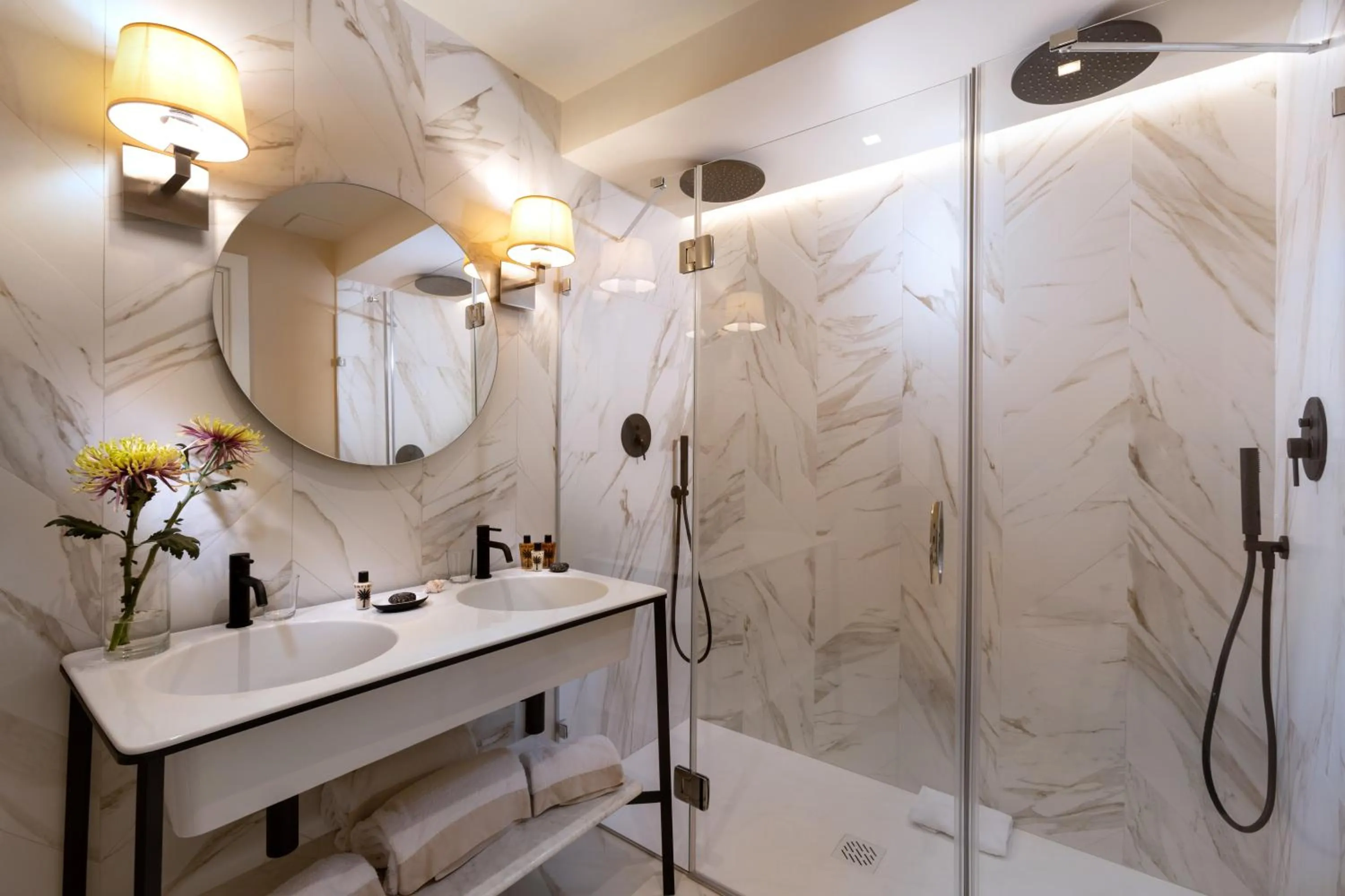 Bathroom in La Malandrina - Apartments & Suites