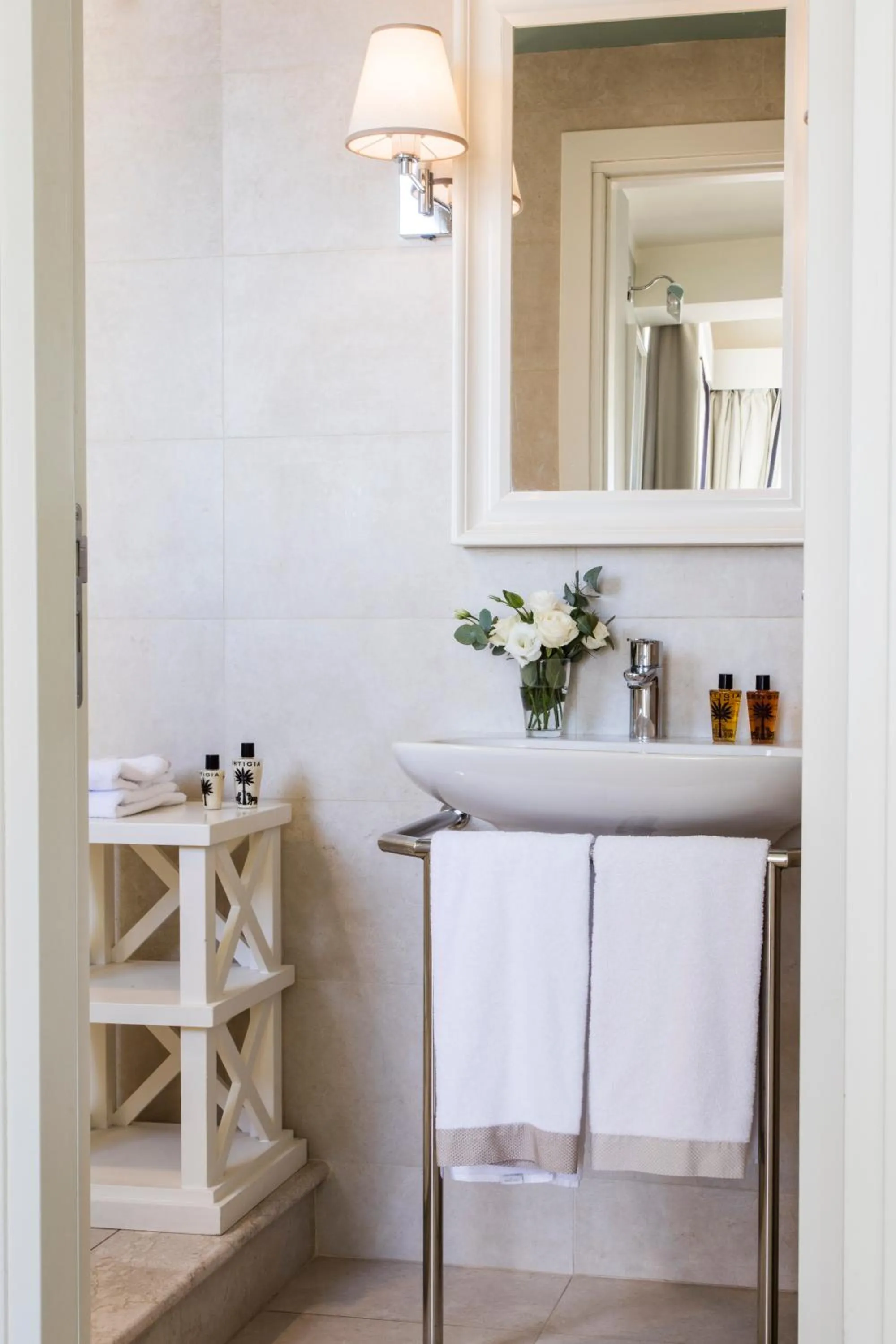 Bathroom in La Malandrina - Apartments & Suites