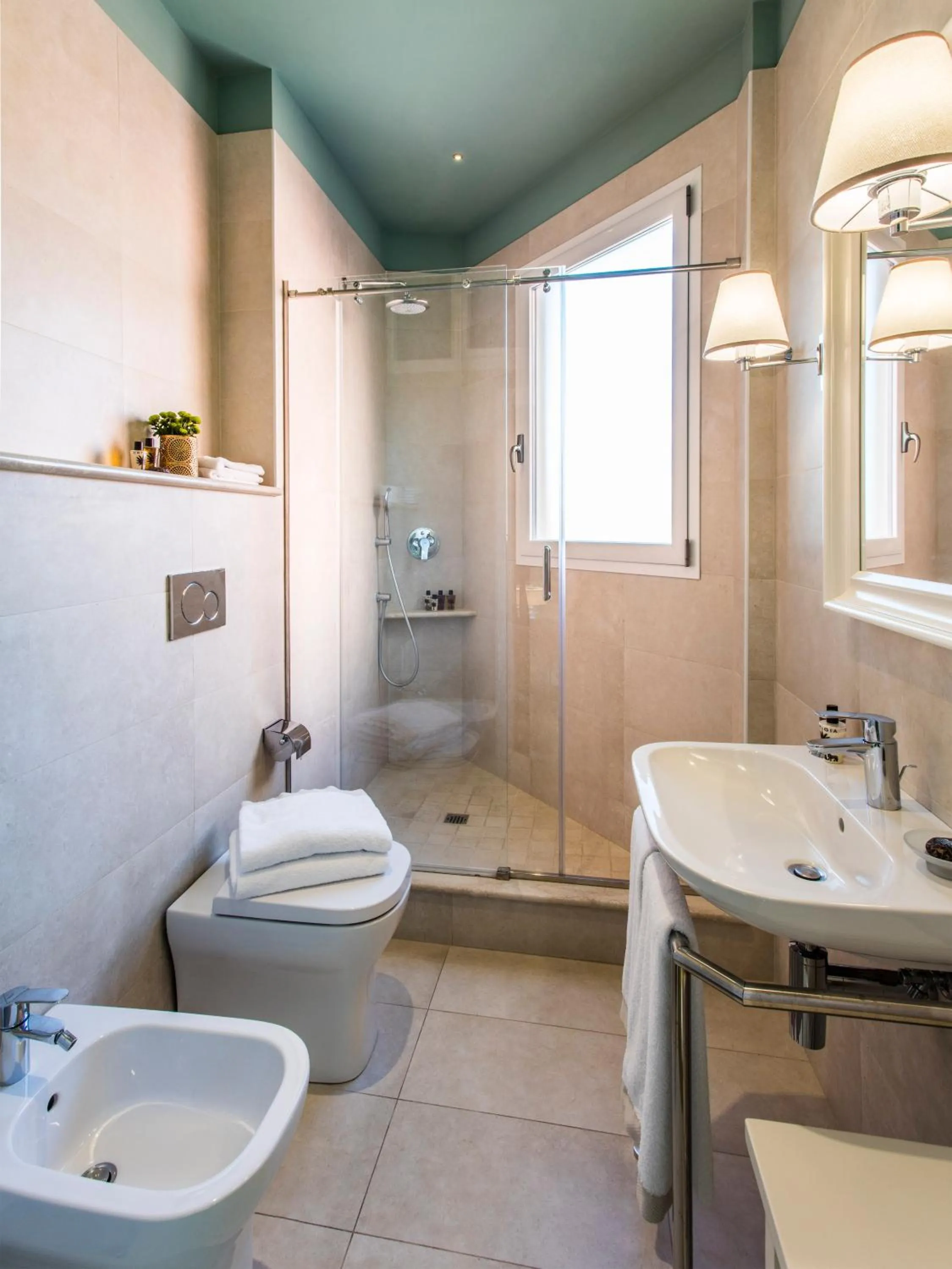 Shower in La Malandrina - Apartments & Suites