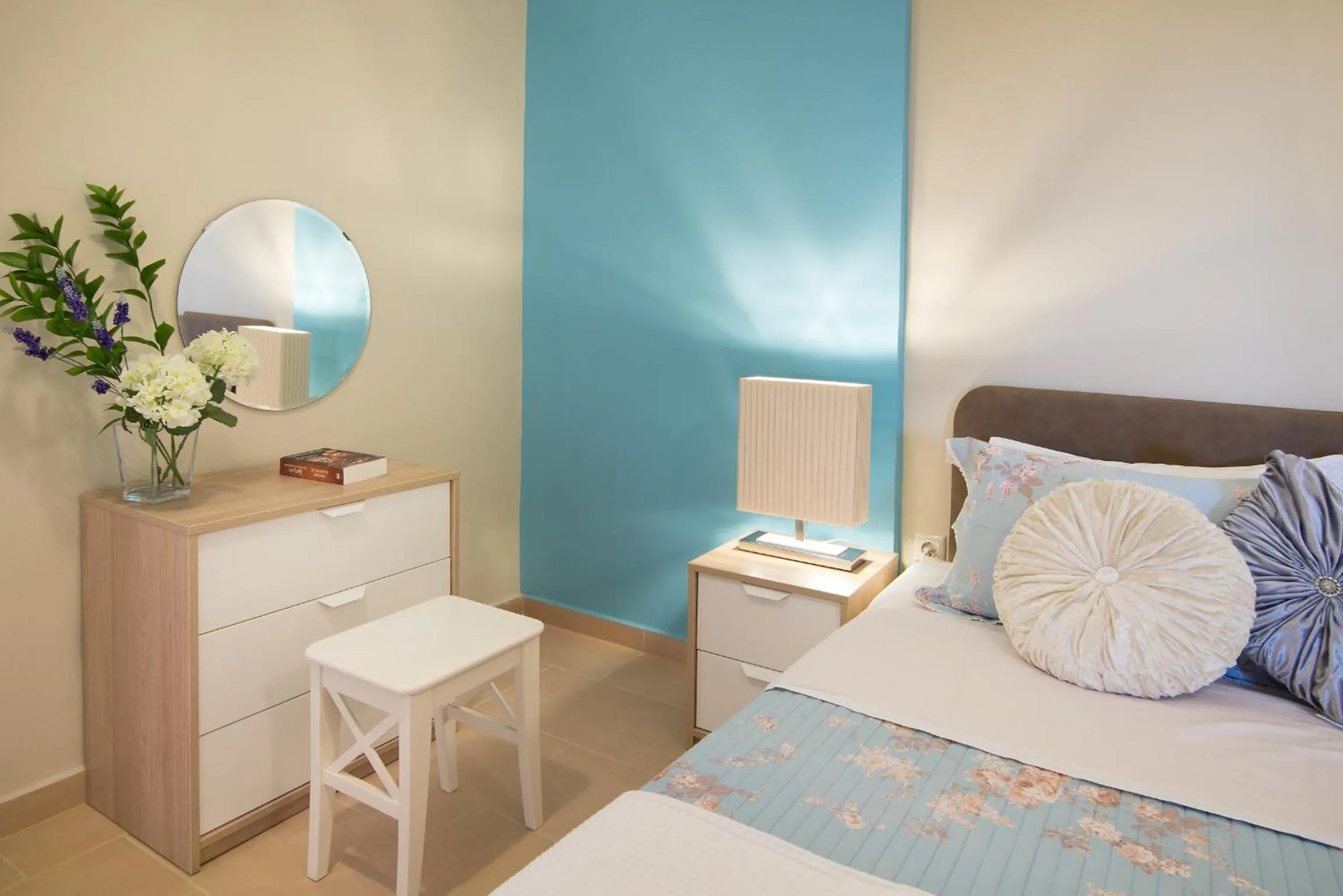 Decorative detail, Bed in Baywatch Hotel