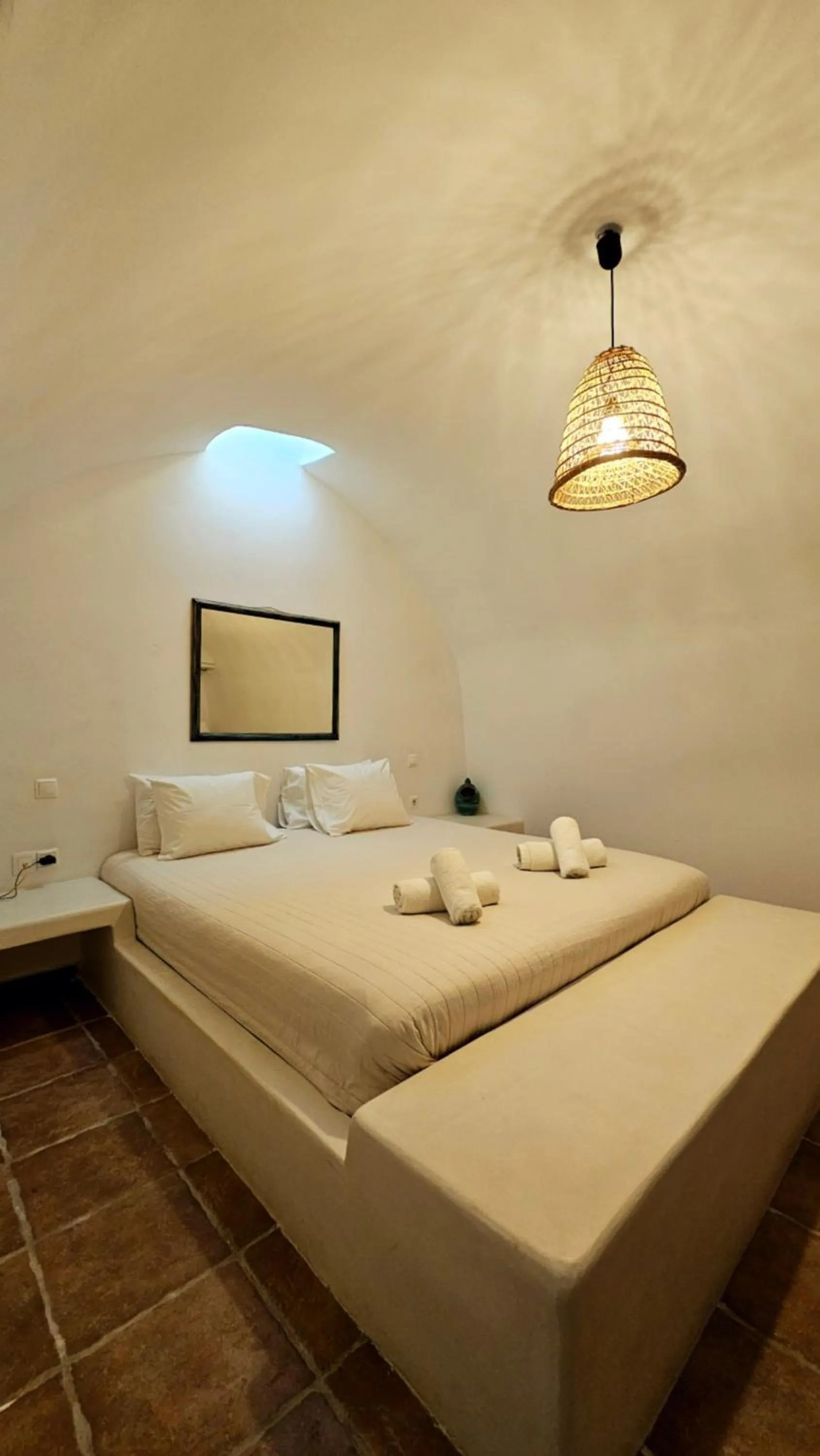 Bed in Kalitsi Canaves