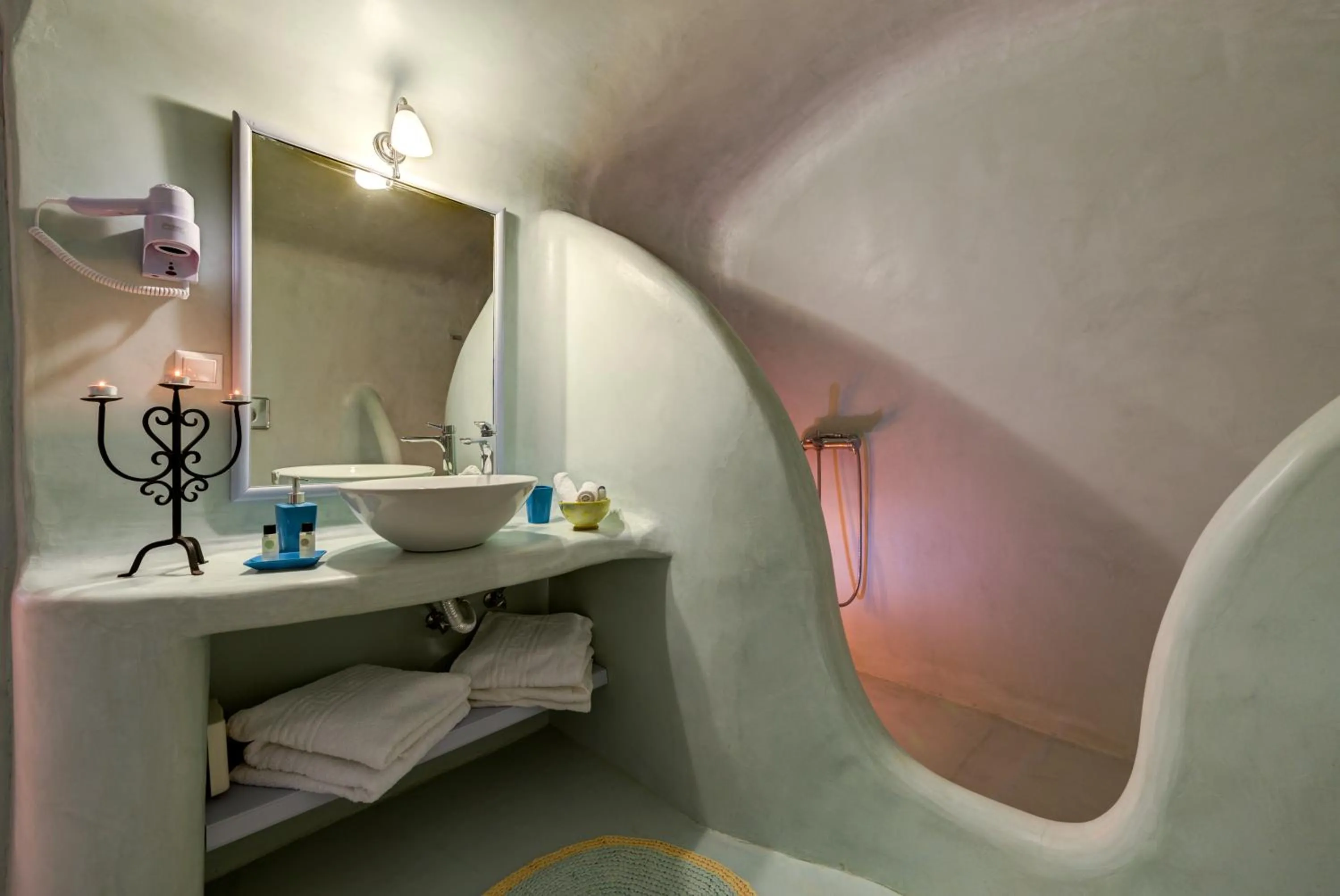 Bathroom in Kalitsi Canaves