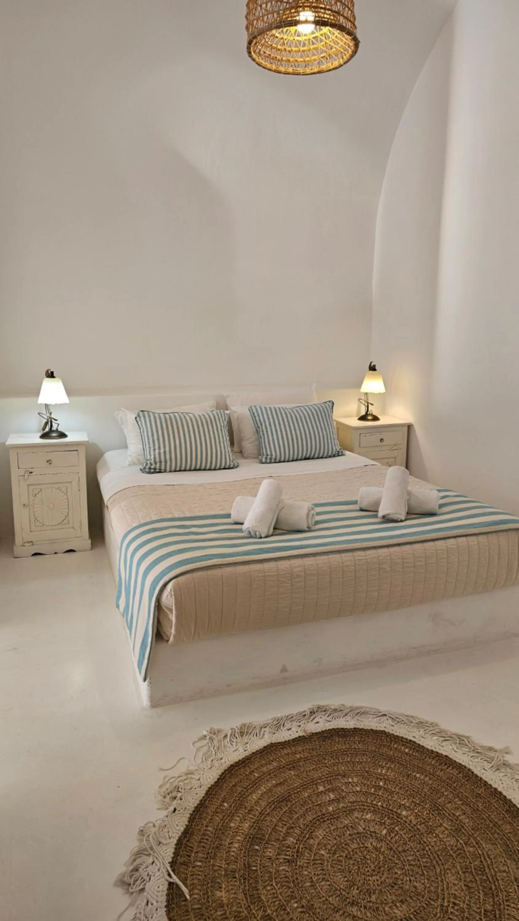 Bed in Kalitsi Canaves