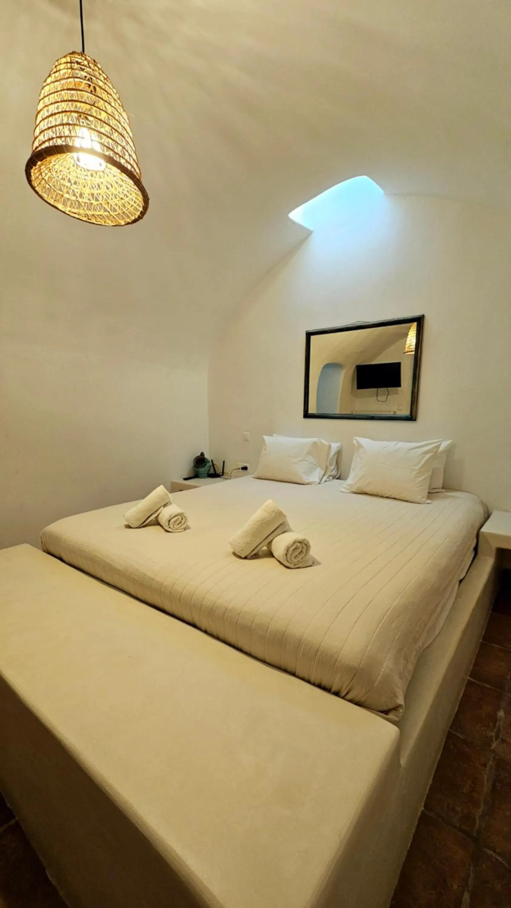 Bed in Kalitsi Canaves