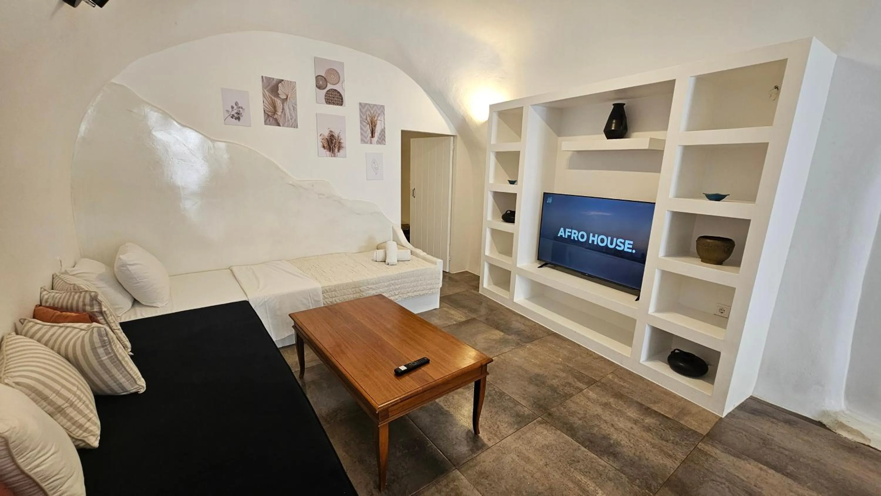 Bed in Kalitsi Canaves