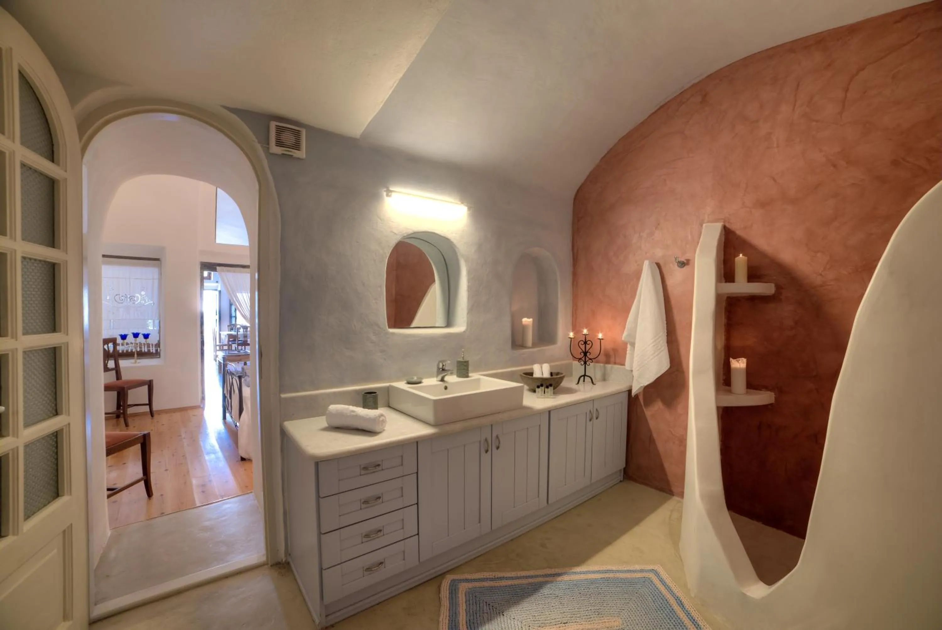 Bathroom in Kalitsi Canaves