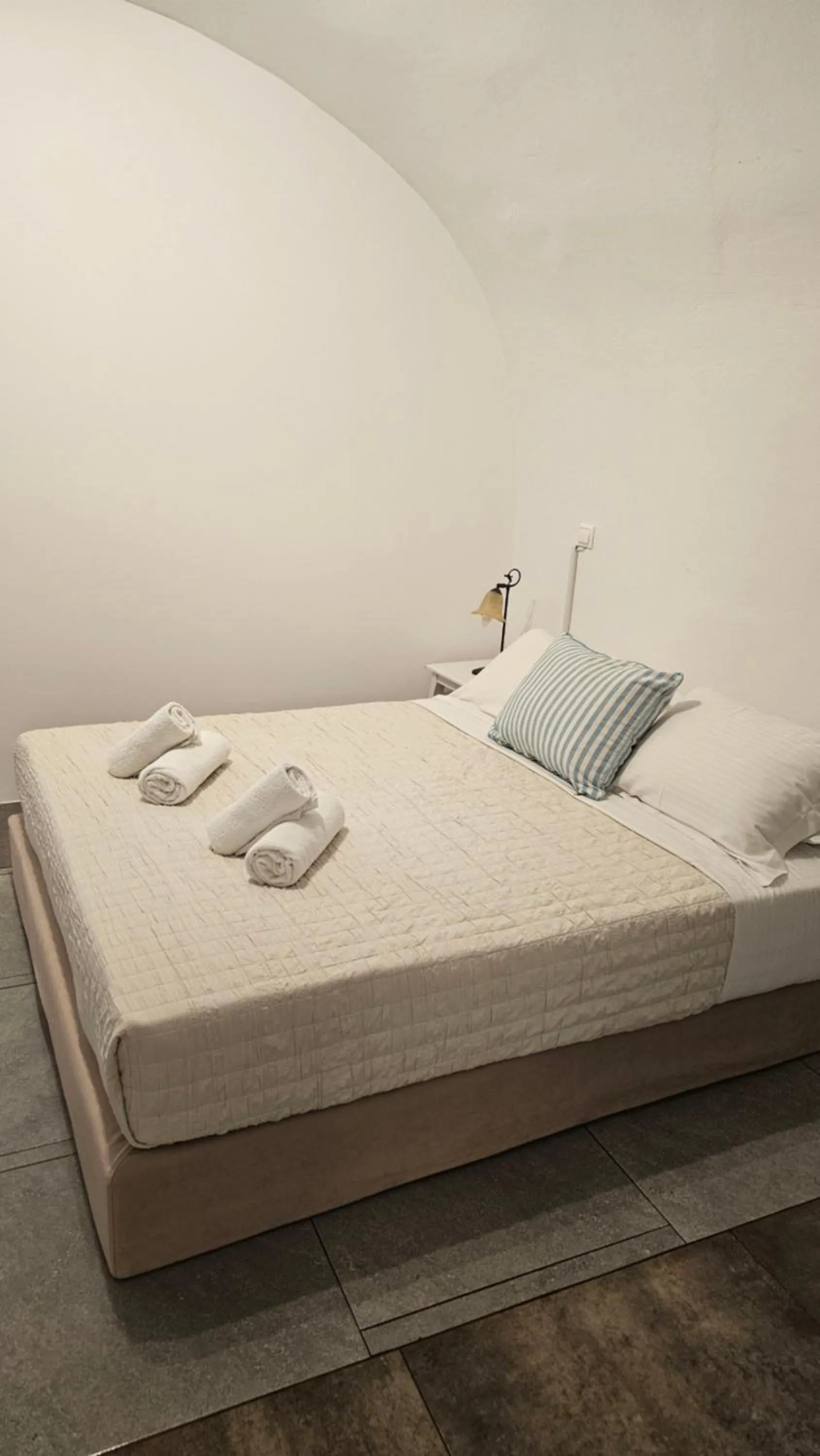 Bed in Kalitsi Canaves