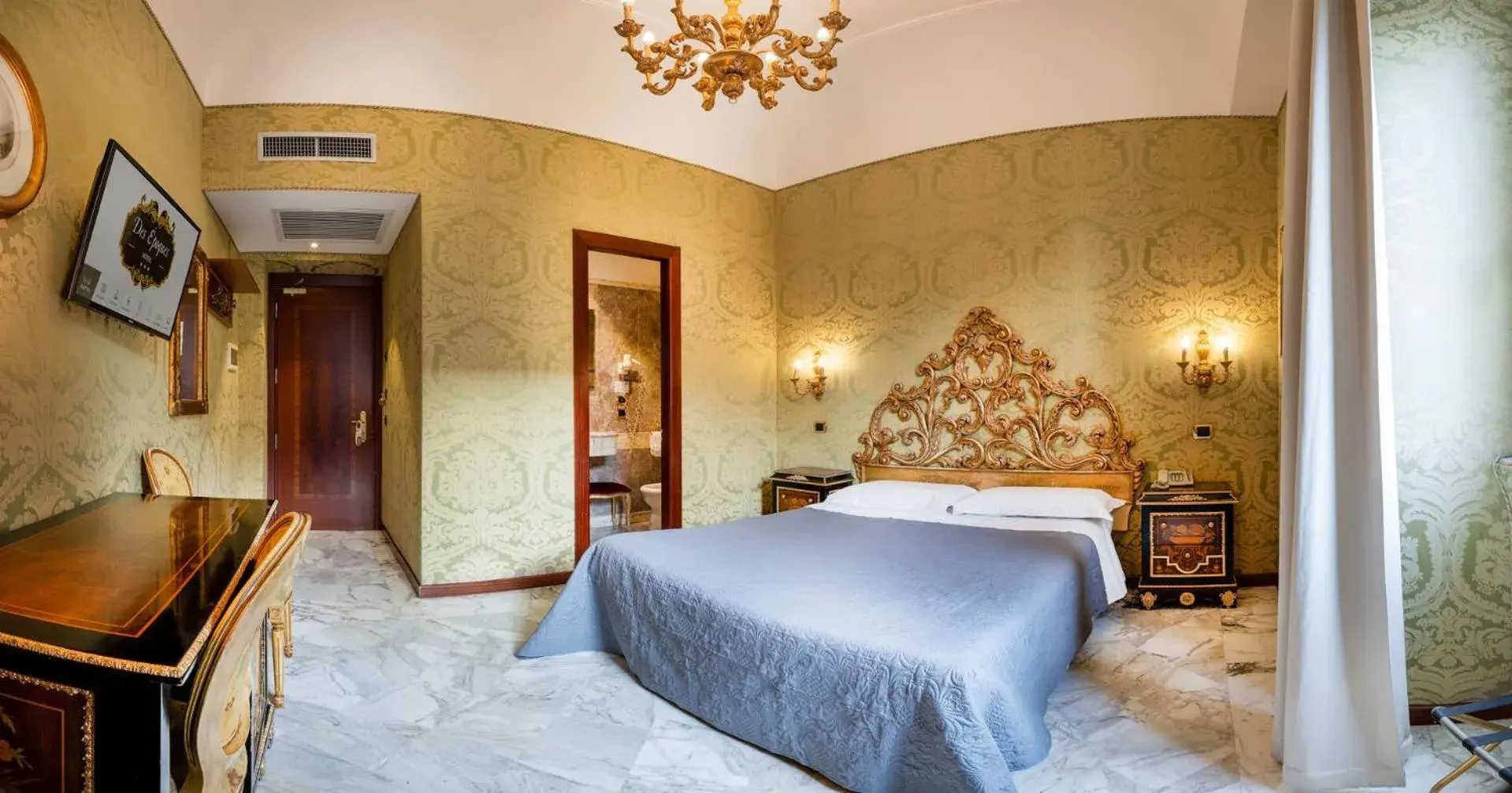 Photo of the whole room in Hotel Des Epoques Photo of the whole room in Hotel Des Epoques