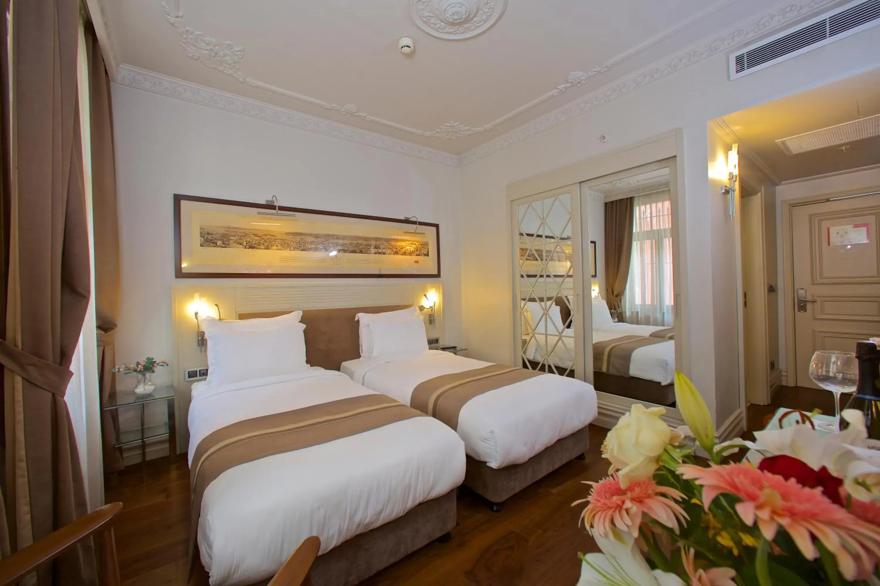 Massage, Bed in Taxim Lounge Hotel Special Category Massage, Bed in Taxim Lounge Hotel Special Category