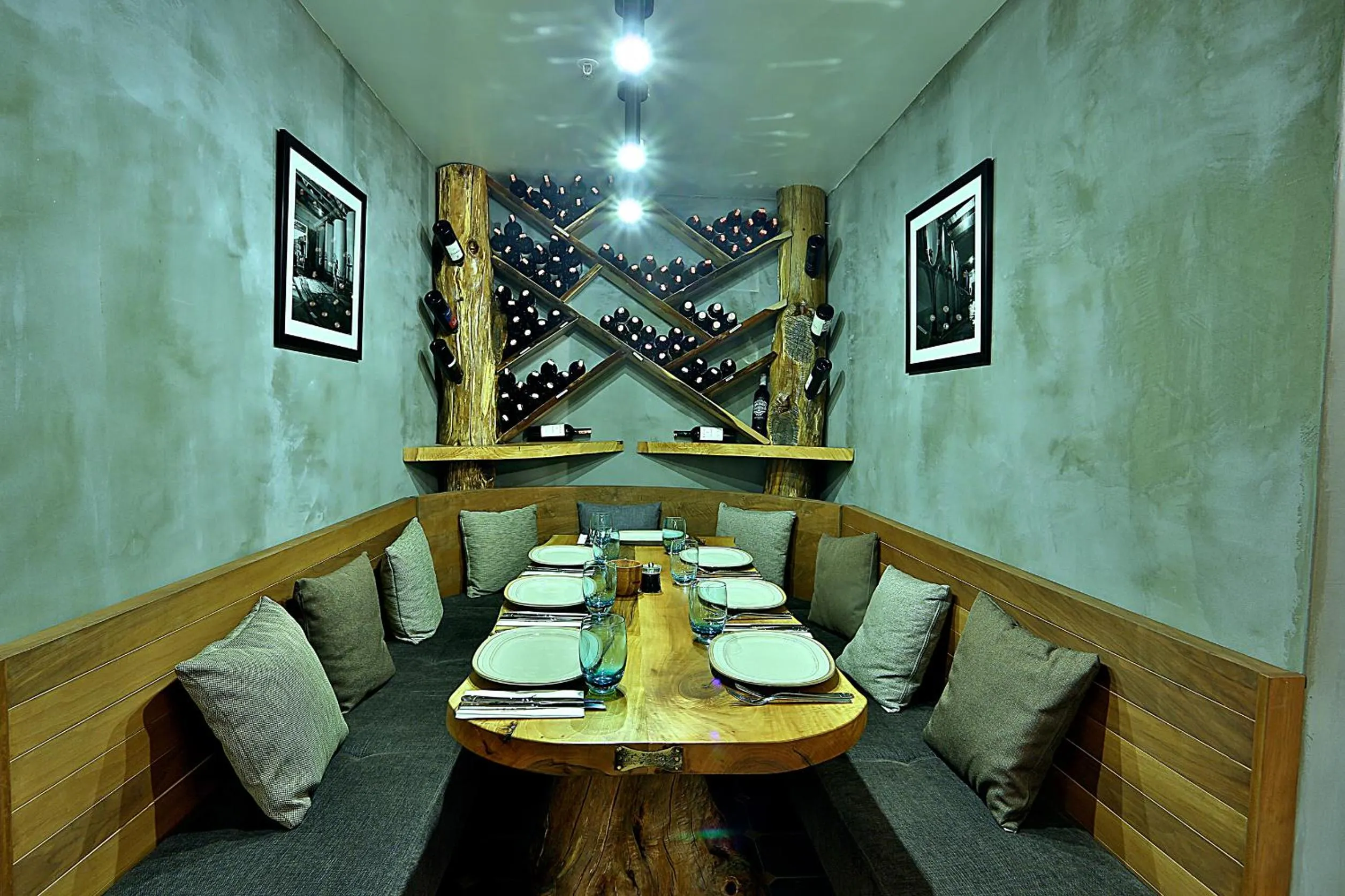 Restaurant/places to eat in Taxim Lounge Hotel Special Category