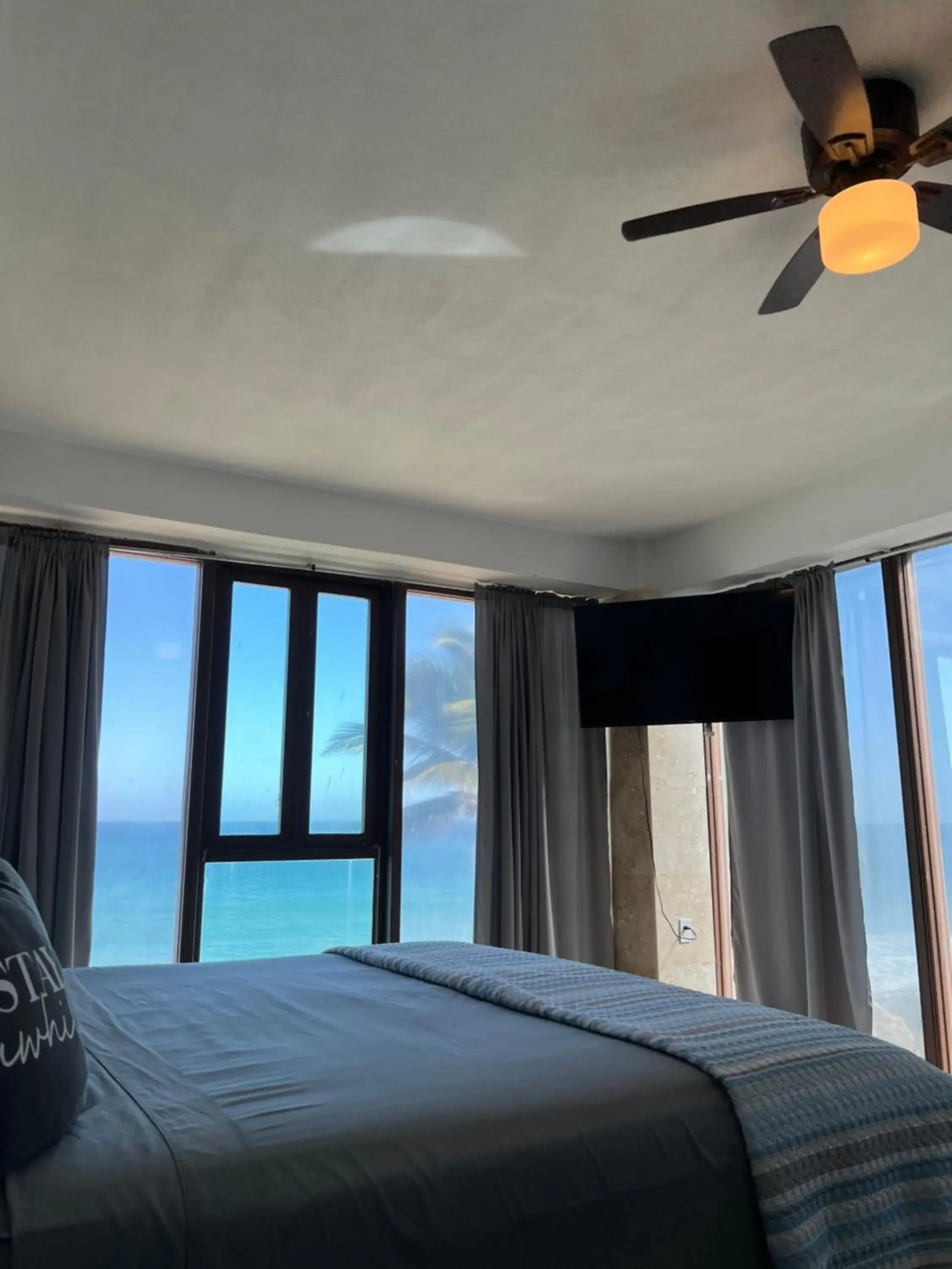 King Room with Sea View in Vacation Rental Arecibo PR King Room with Sea View in Vacation Rental Arecibo PR