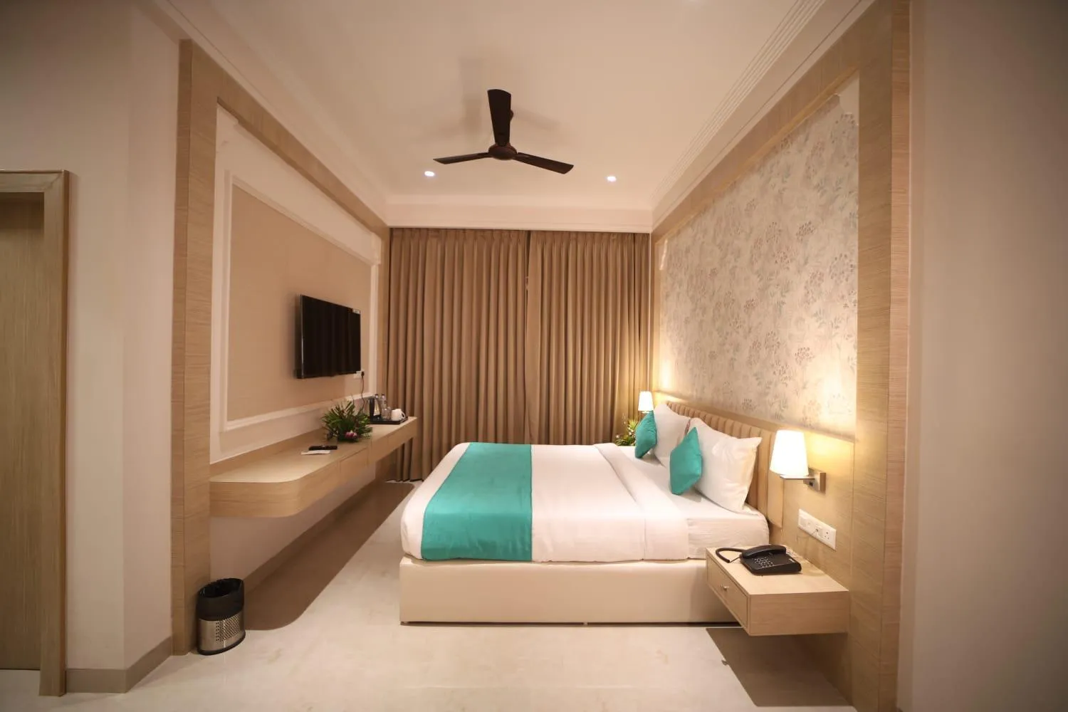 Bedroom in raghukul sadan