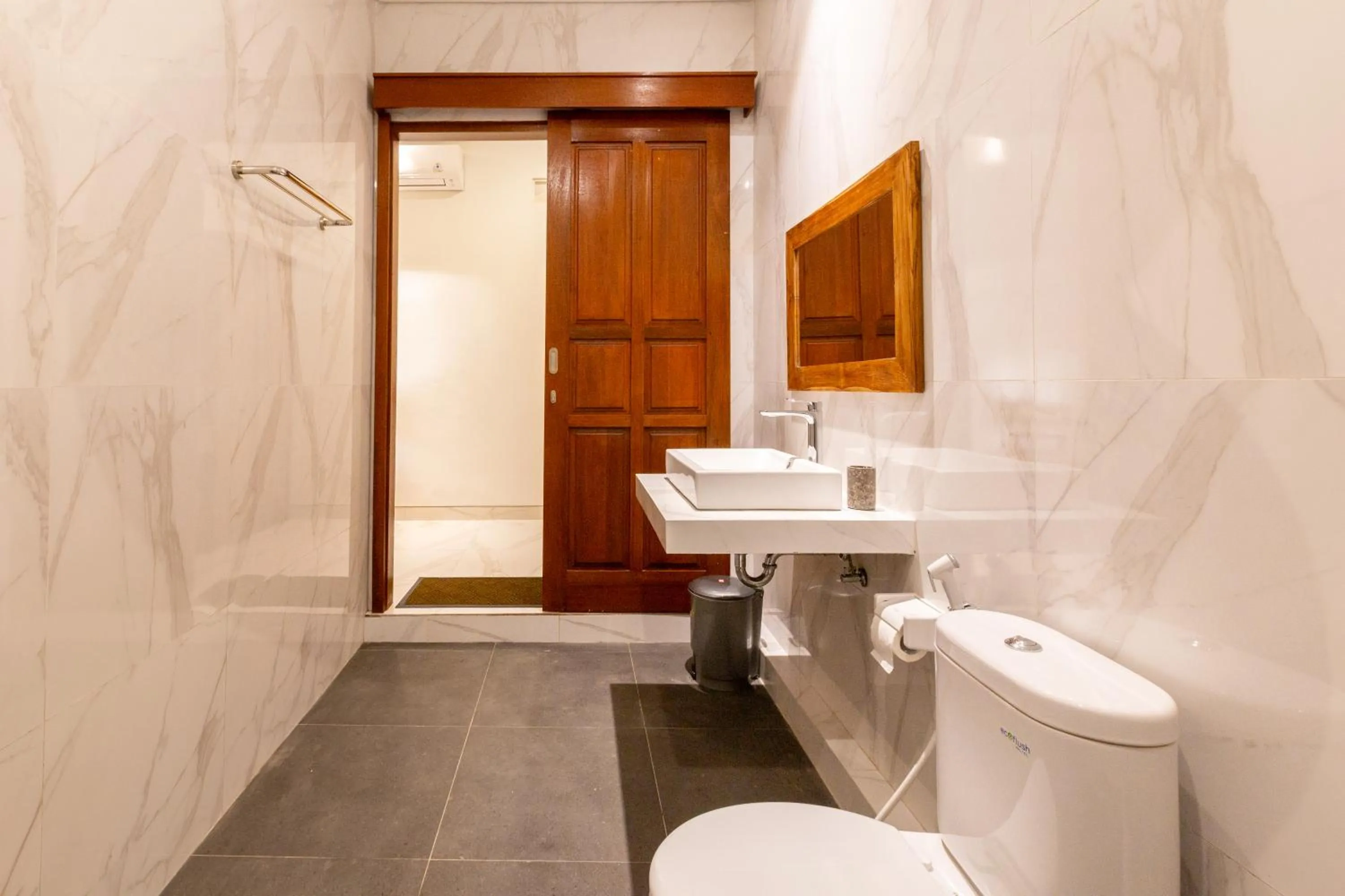 Toilet in Sapta D'Villa Residence by Purely