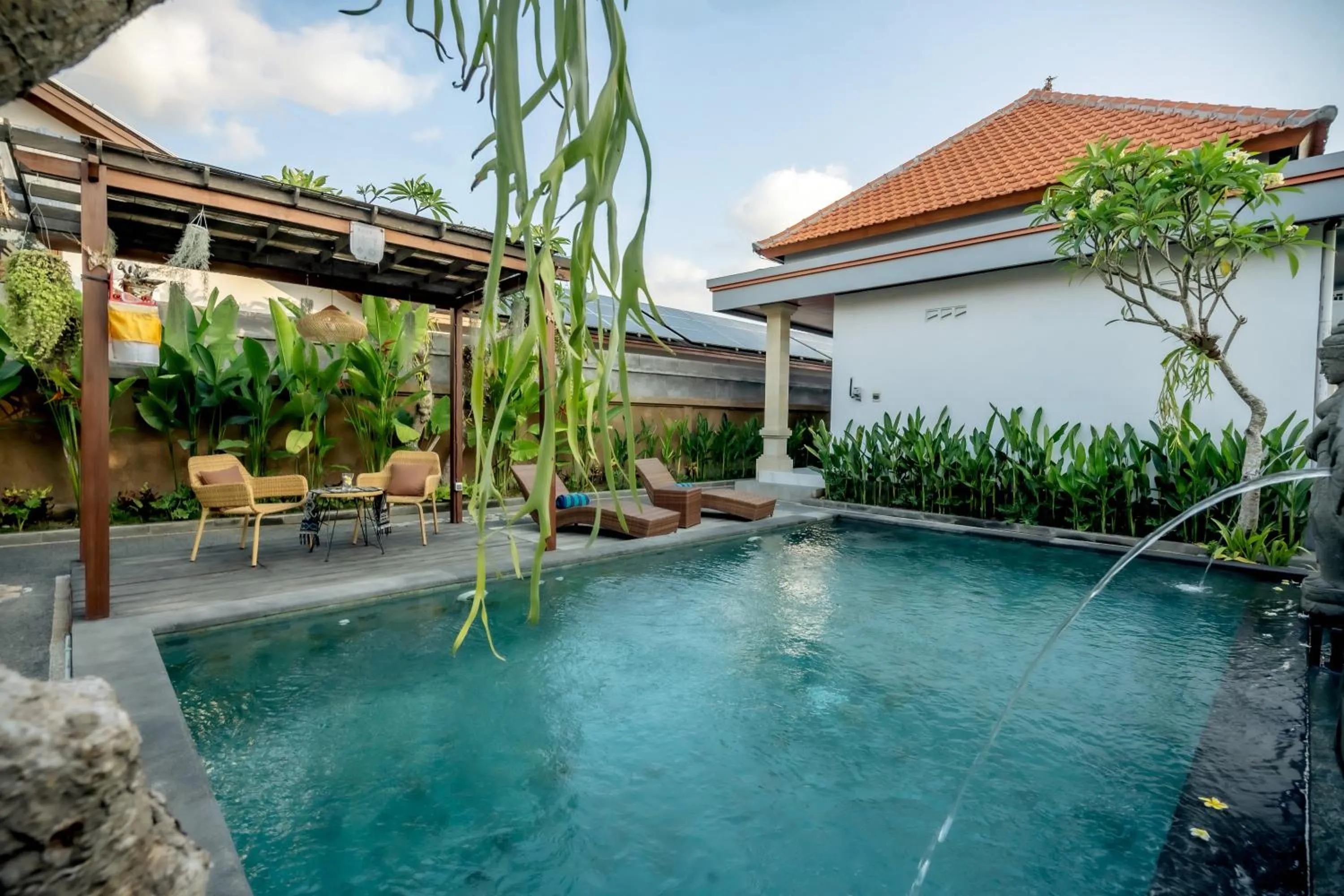 Swimming pool in Sapta D'Villa Residence by Purely