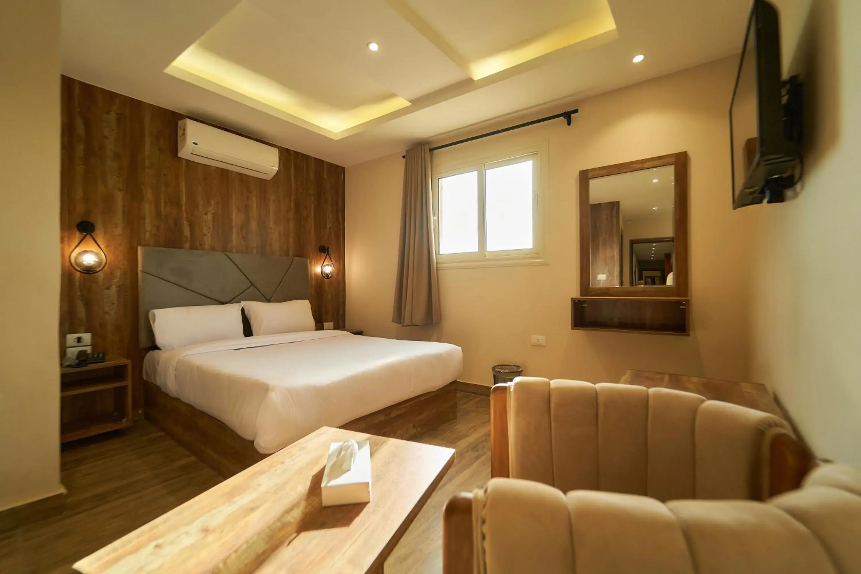 Deluxe Double Room With Pyramids View in Crown Pyramids View Hotel Deluxe Double Room With Pyramids View in Crown Pyramids View Hotel