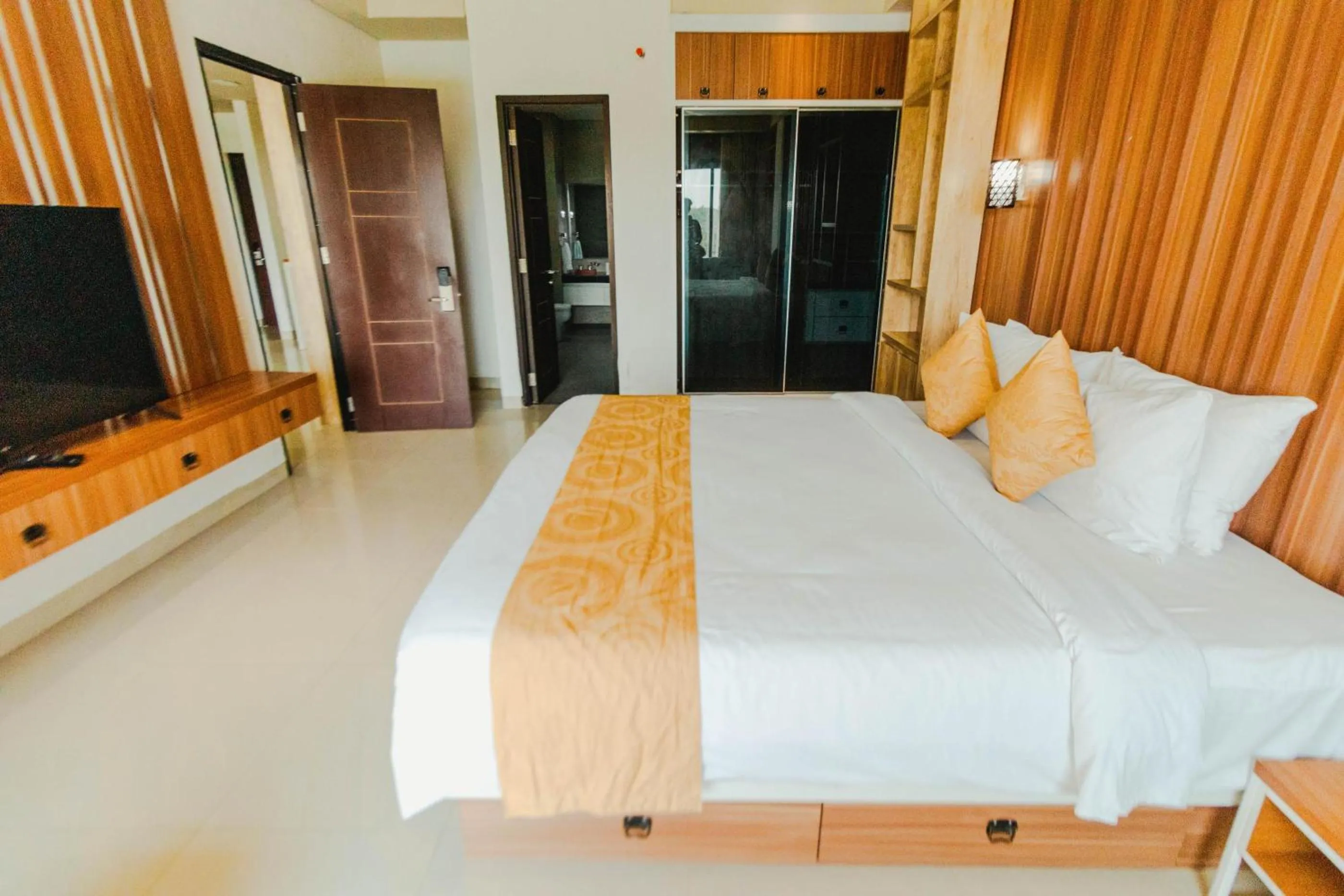 Communal lounge/ TV room, Bed in De Balen Soultan Hotel