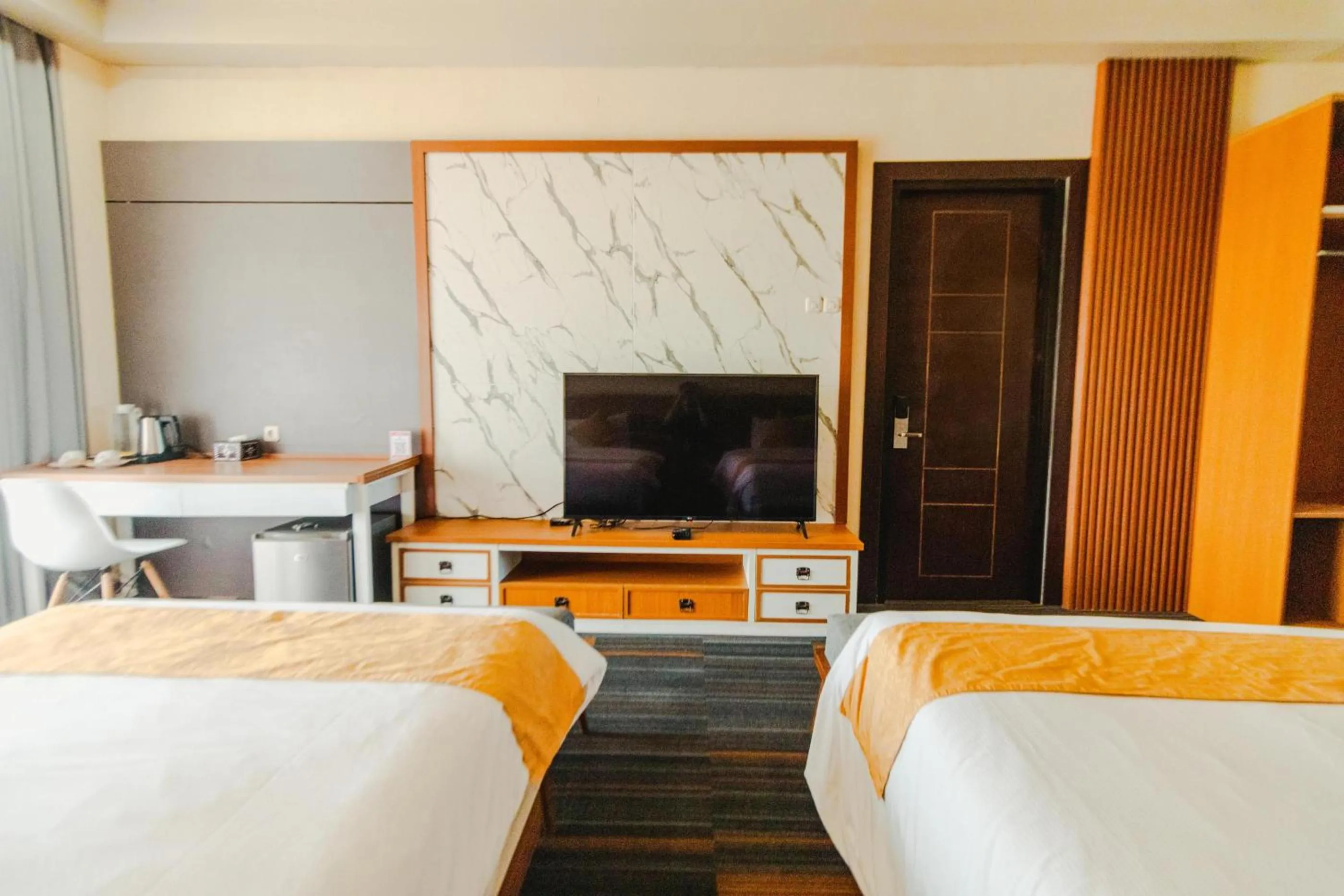 Communal lounge/ TV room, Bed in De Balen Soultan Hotel