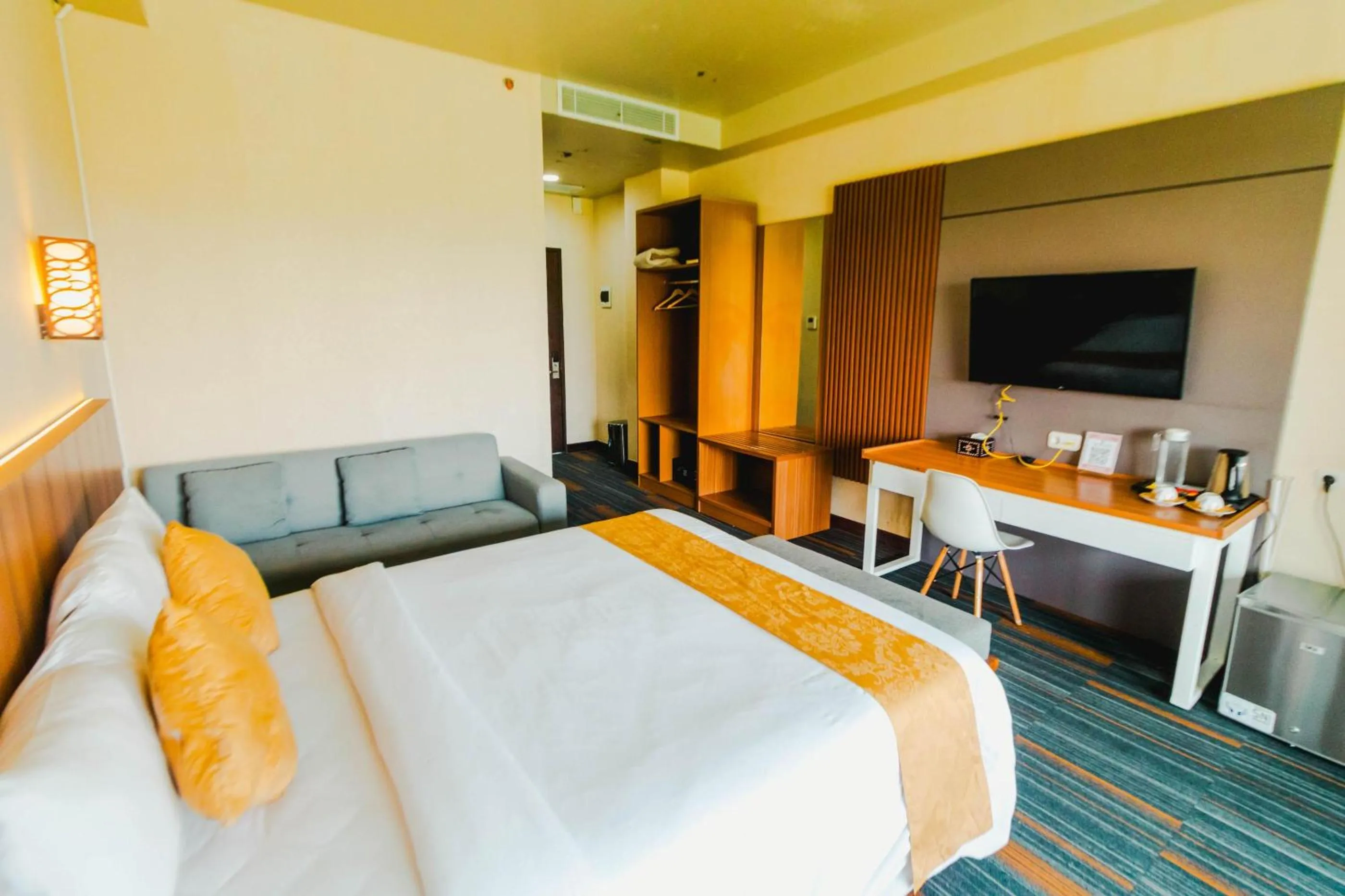 Communal lounge/ TV room, Bed in De Balen Soultan Hotel