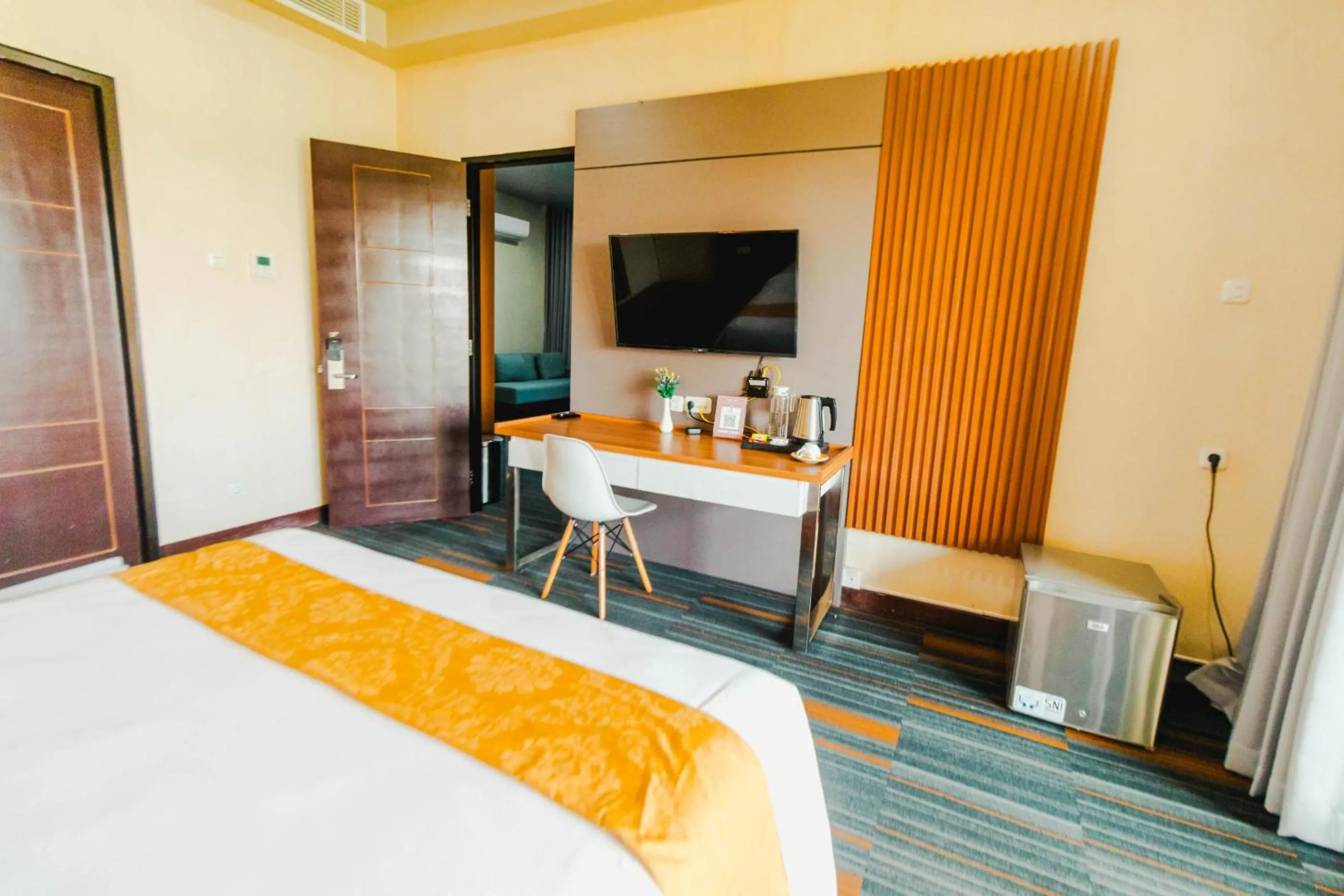 Communal lounge/ TV room, Bed in De Balen Soultan Hotel