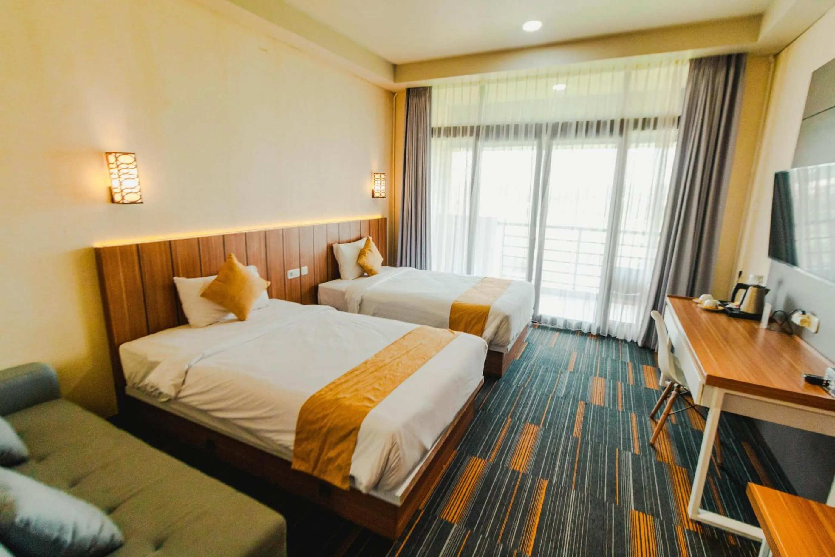 Communal lounge/ TV room, Bed in De Balen Soultan Hotel