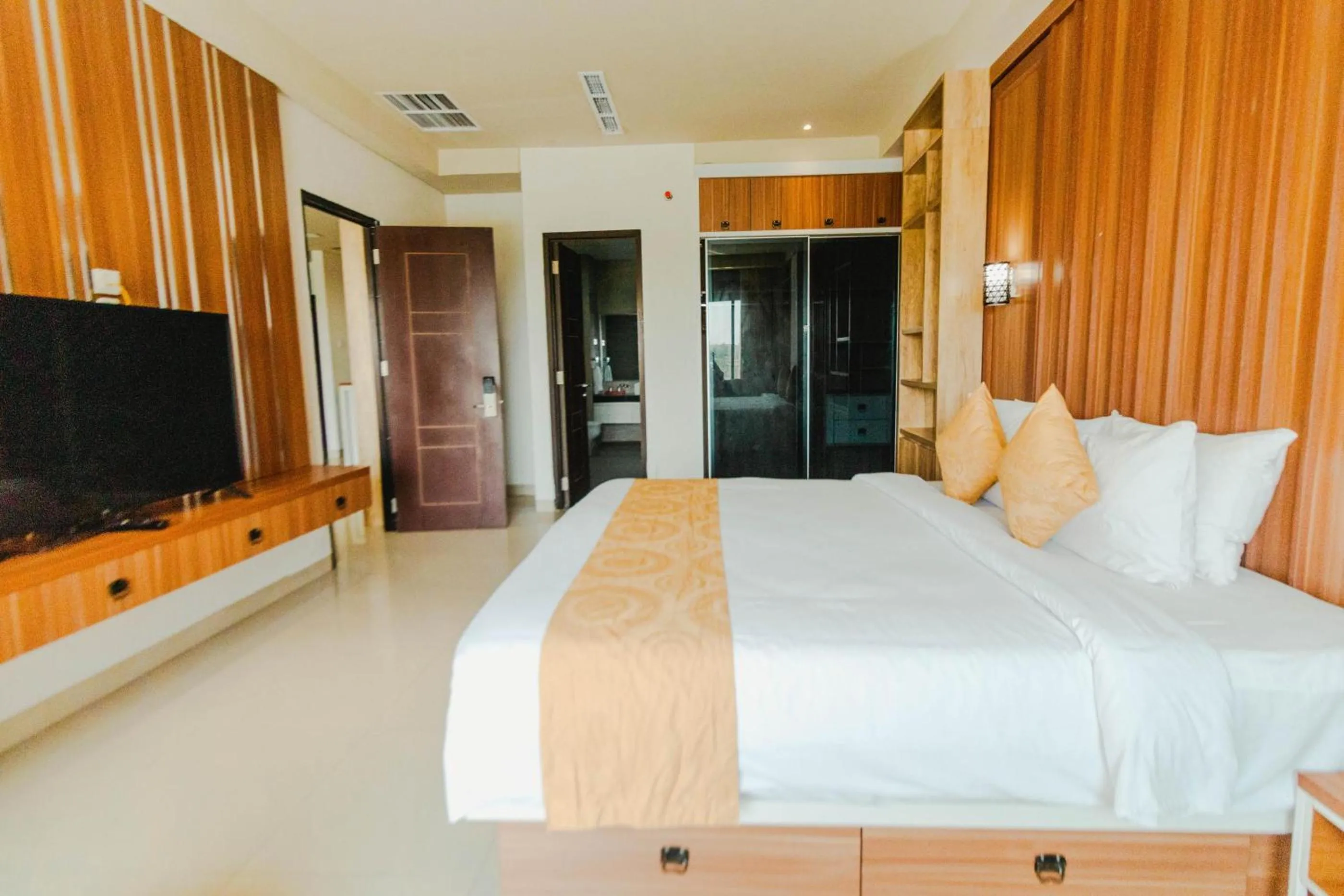 Communal lounge/ TV room, Bed in De Balen Soultan Hotel